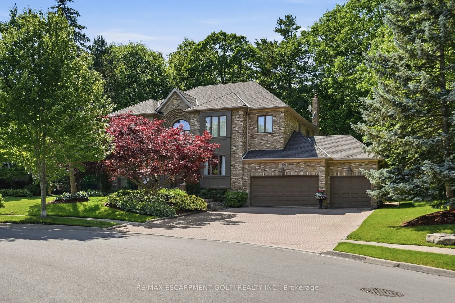 Front of 1121 Forestvale Drive