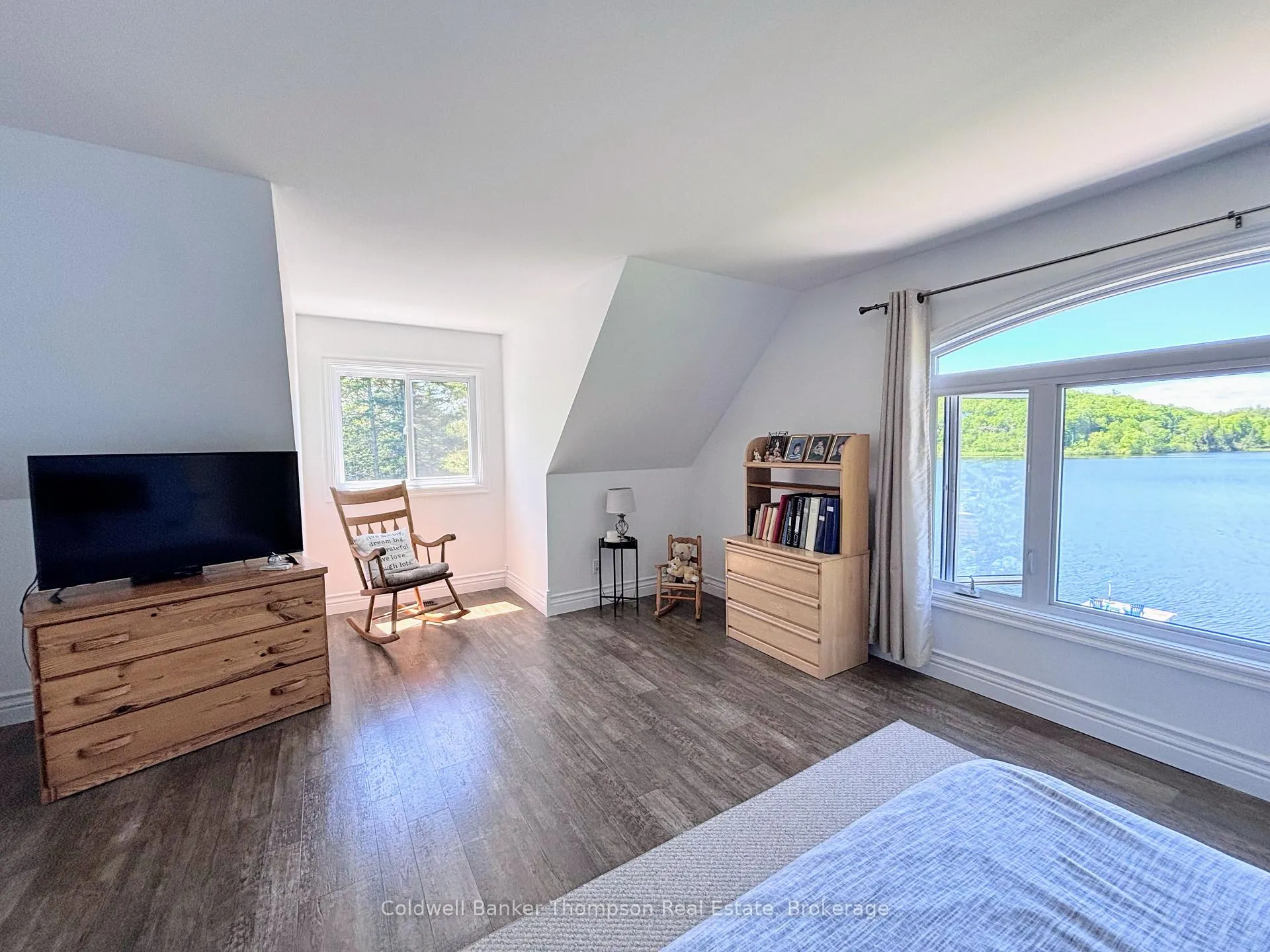 Photo 5 of 1132 Stanley Road, Bracebridge, Macaulay — HOMEH