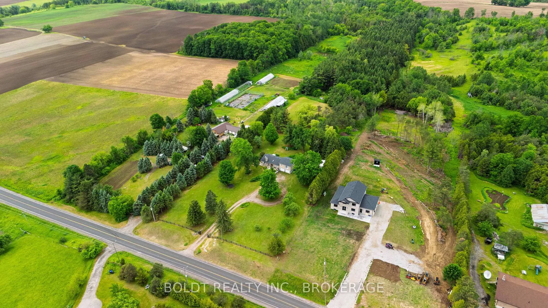 Photo 2 of 5832 5th Side Road, Innisfil, Rural Innisfil — HOMEH