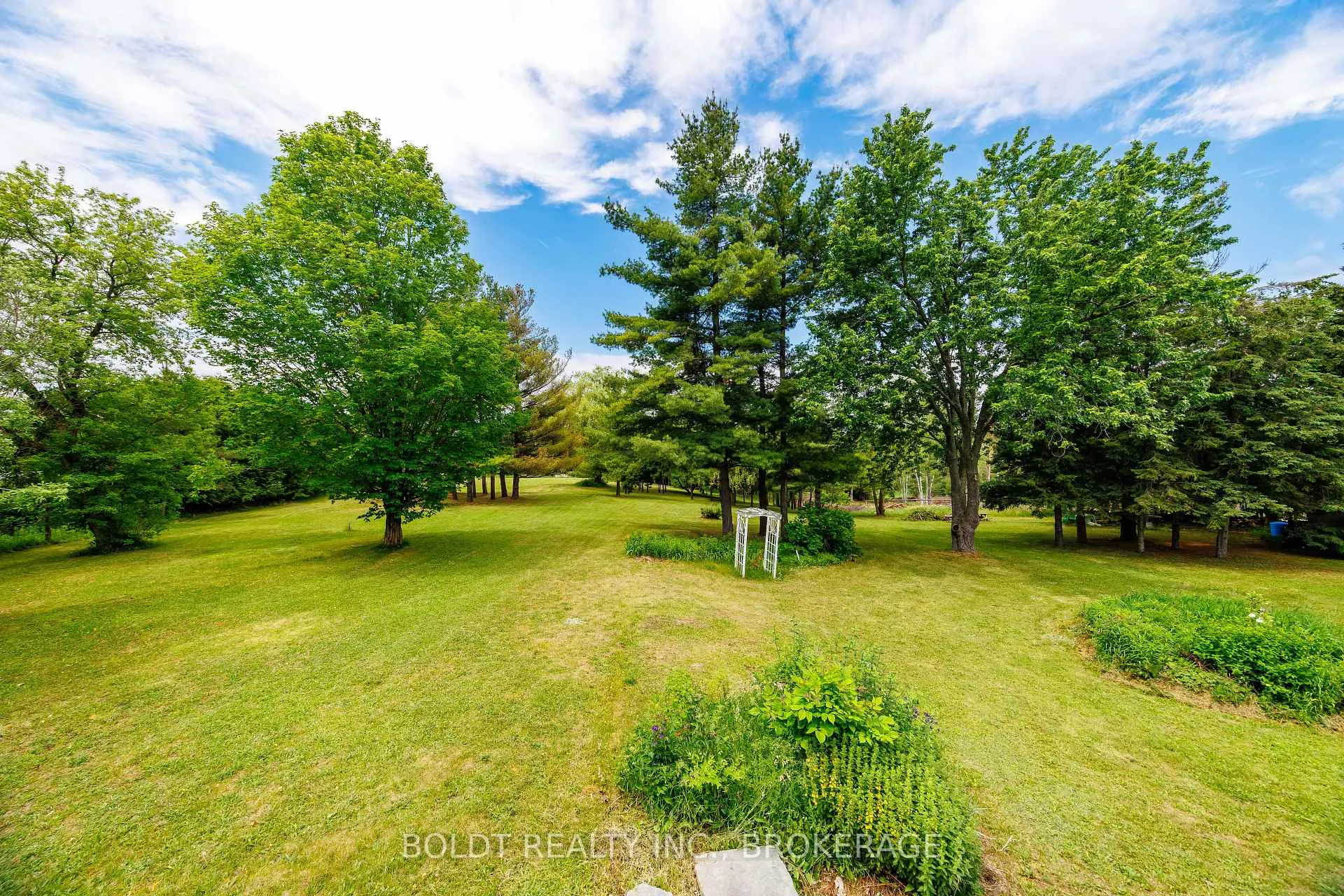 Photo 16 of 5832 5th Side Road, Innisfil, Rural Innisfil — HOMEH