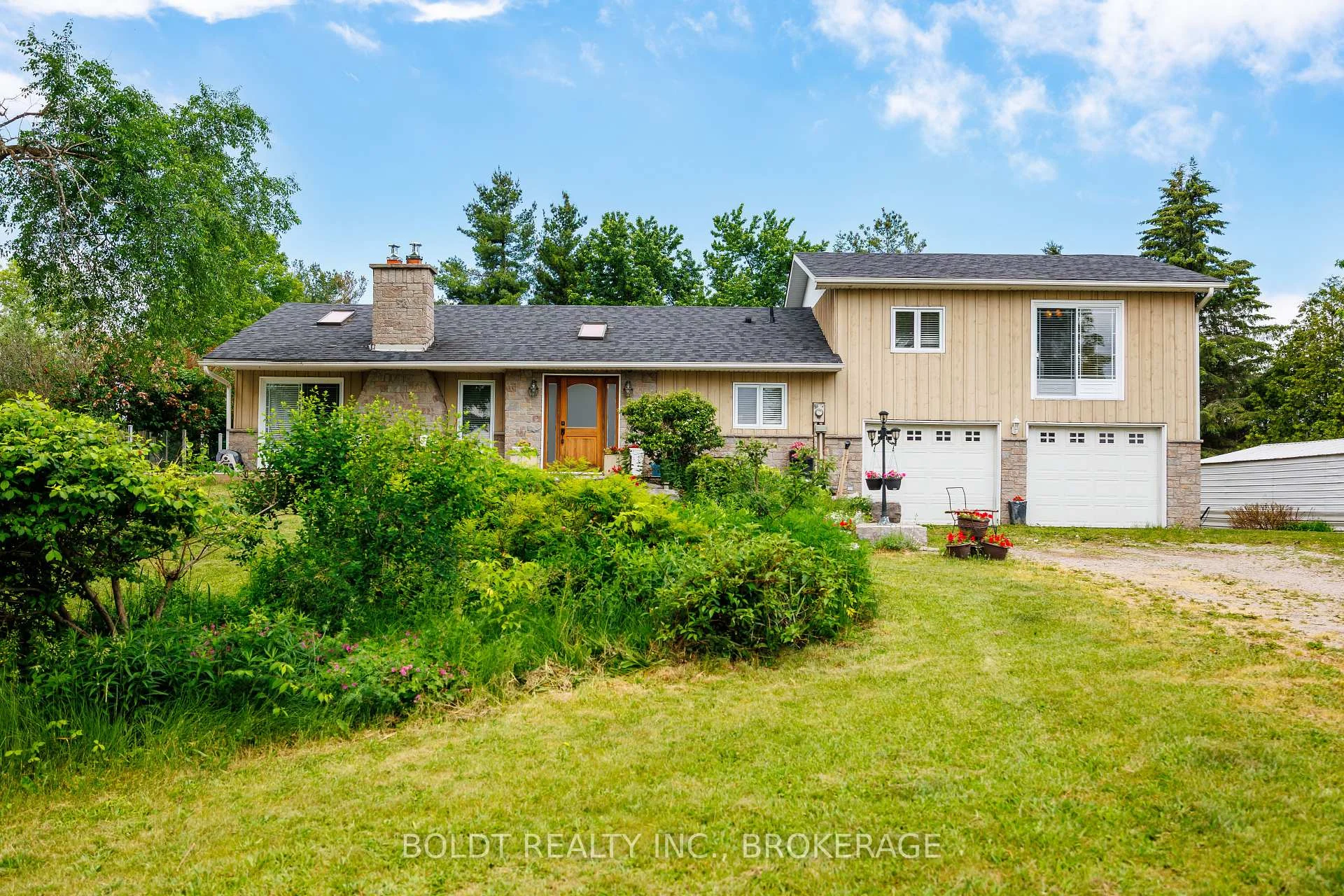 Photo 5 of 5832 5th Side Road, Innisfil, Rural Innisfil — HOMEH