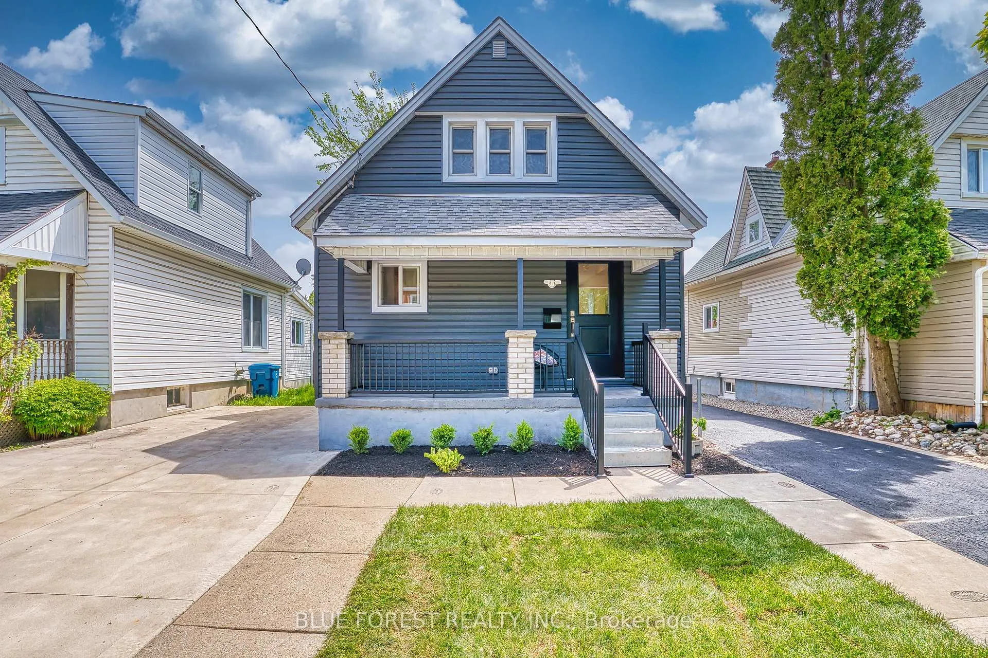 Photo 2 of 471 Albert Street, Stratford — HOMEH