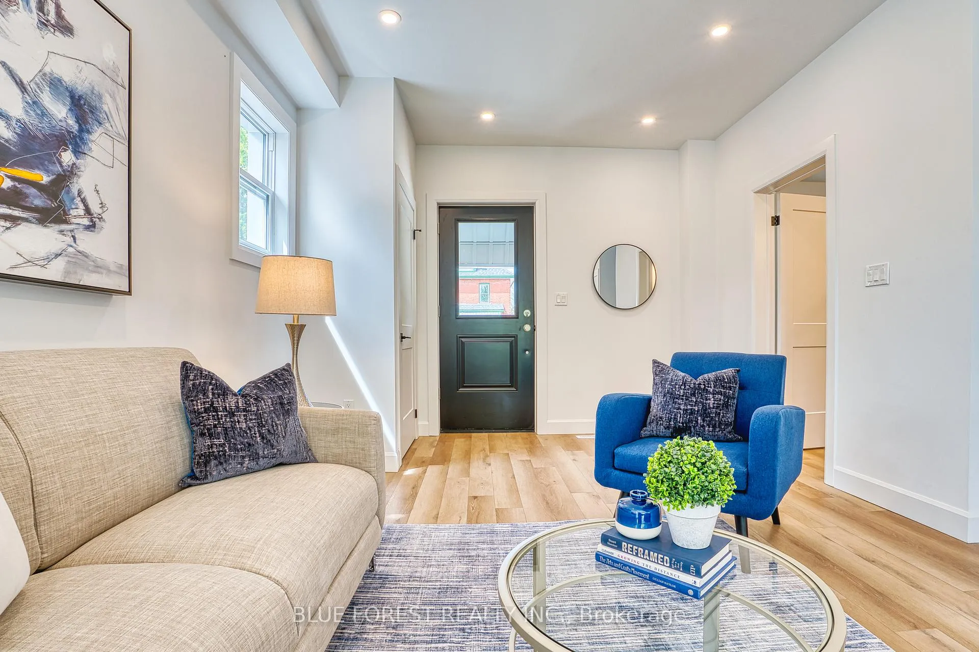 Photo 4 of 471 Albert Street, Stratford — HOMEH
