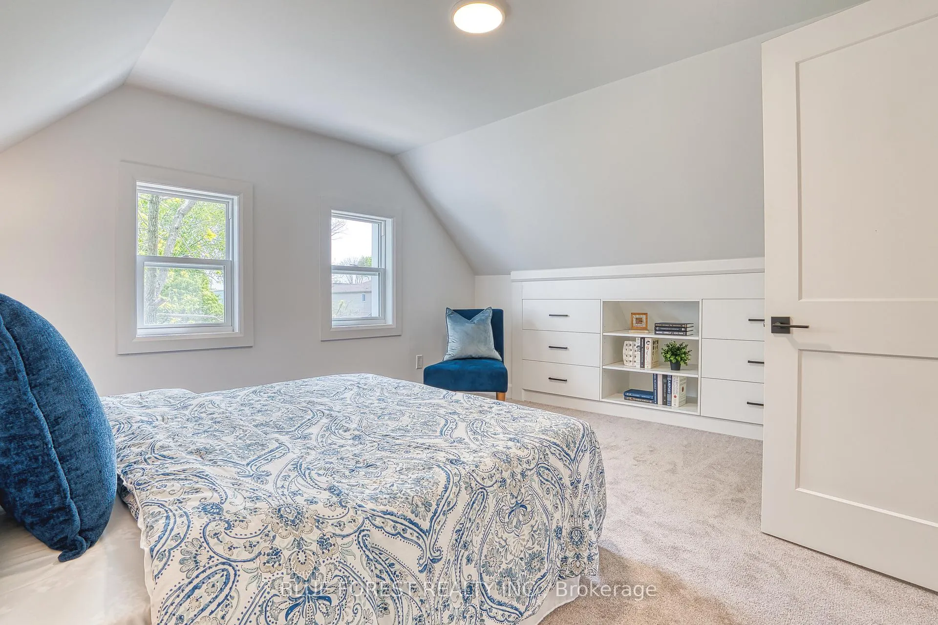 Photo 15 of 471 Albert Street, Stratford — HOMEH
