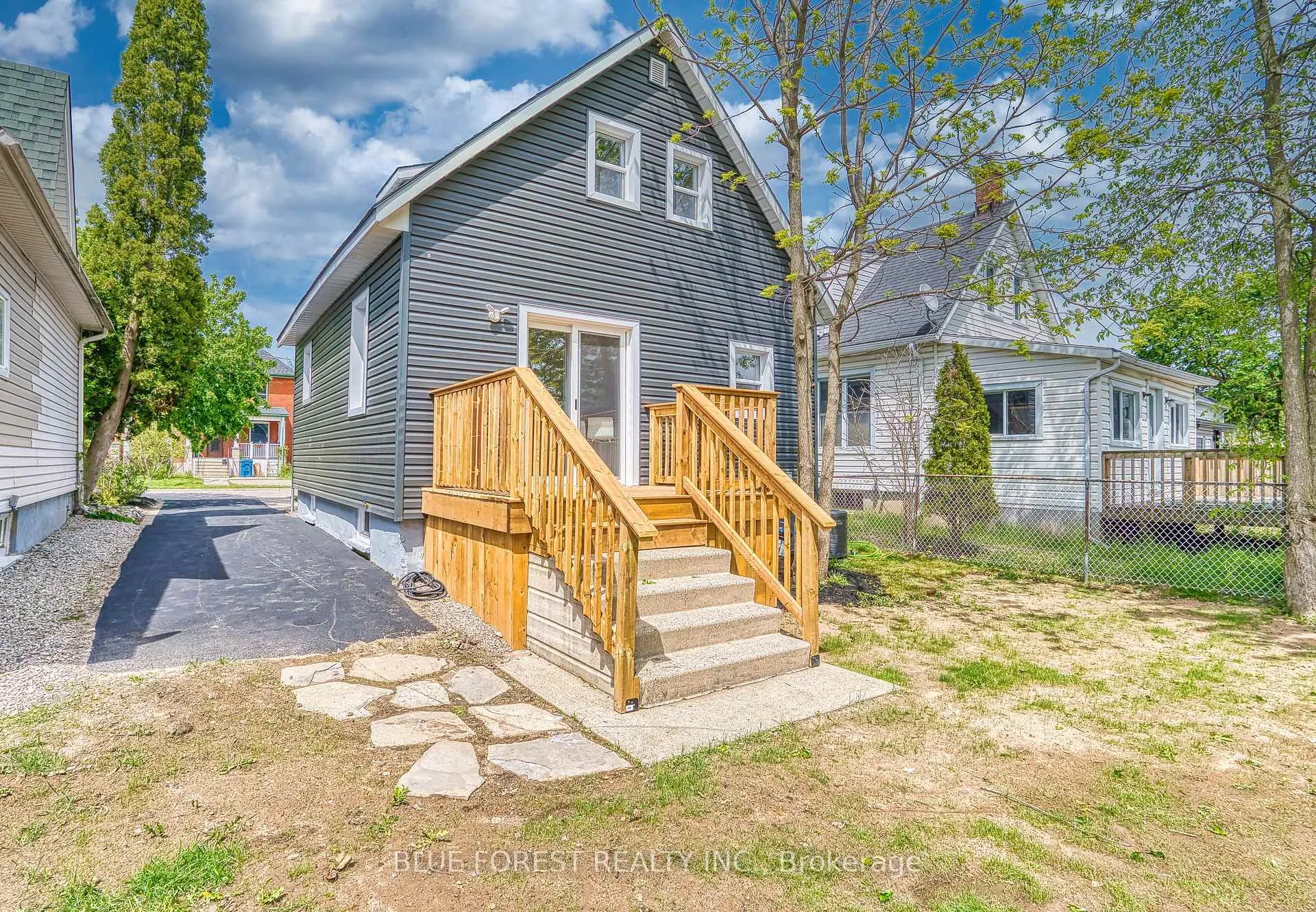 Photo 19 of 471 Albert Street, Stratford — HOMEH