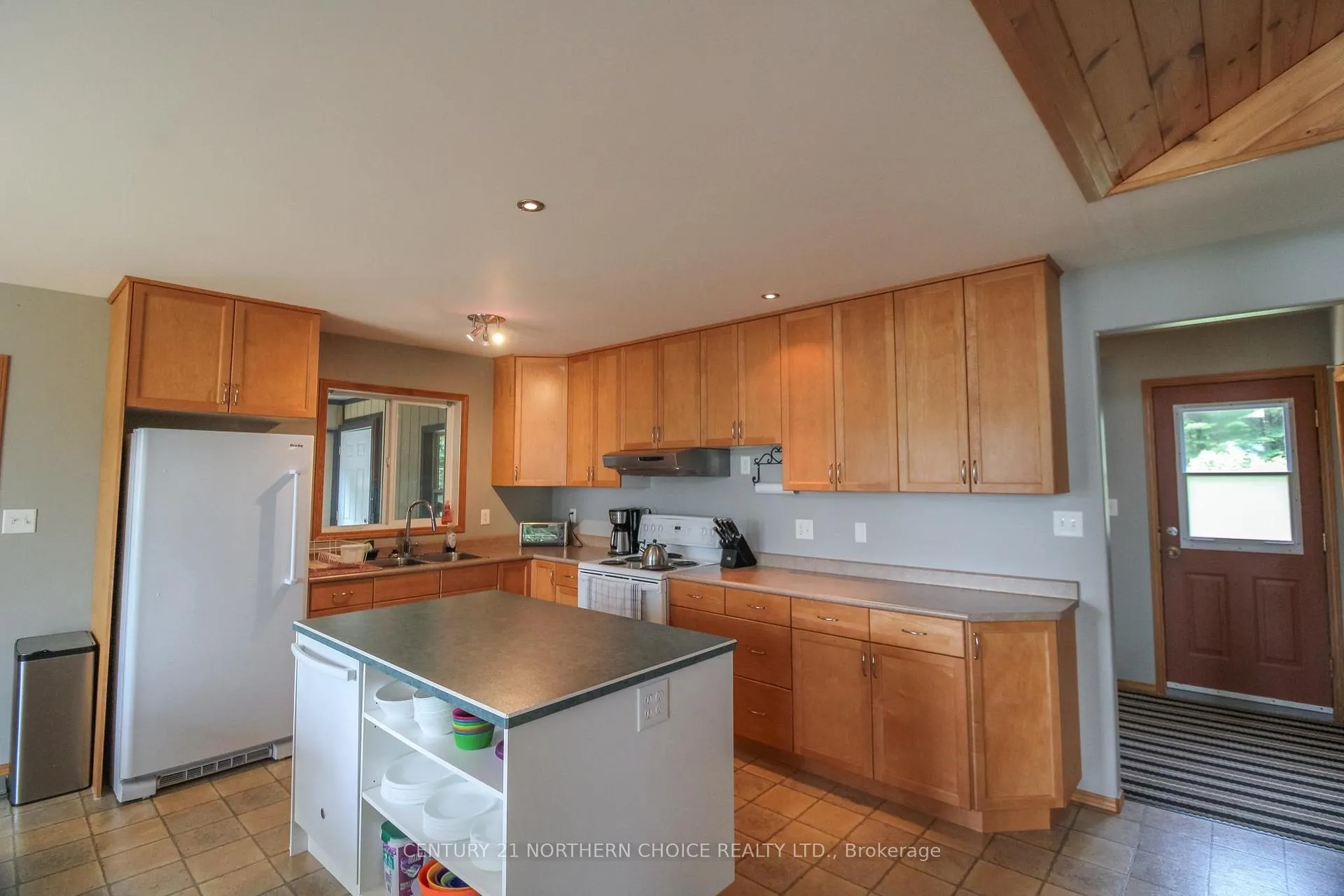 Photo 16 of 36 Poplar Bay Road, First Nations — HOMEH