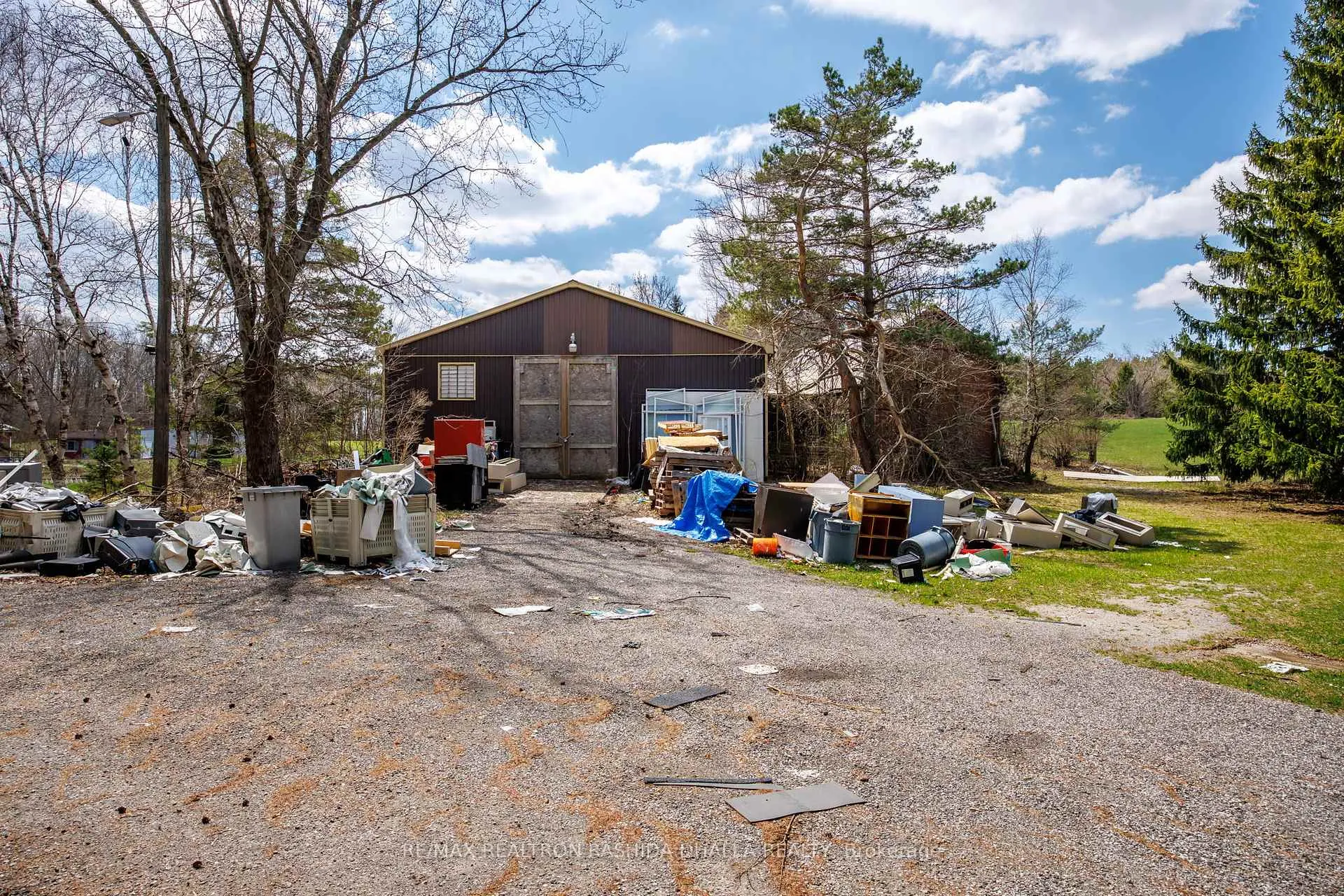 Photo 3 of 443 Goodwood Road, Uxbridge, Rural Uxbridge — HOMEH