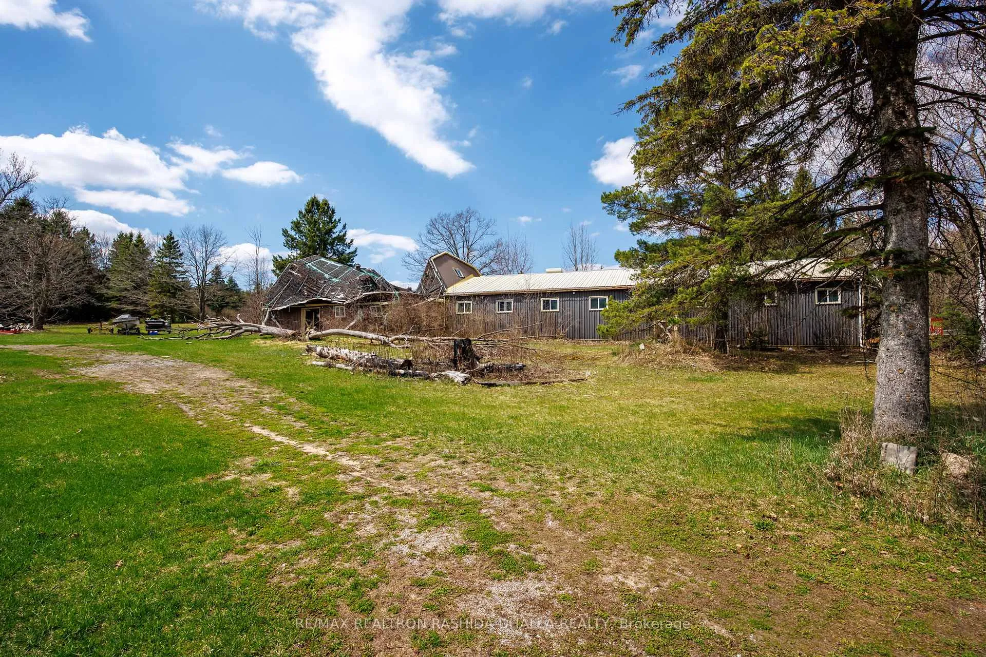 Photo 9 of 443 Goodwood Road, Uxbridge, Rural Uxbridge — HOMEH