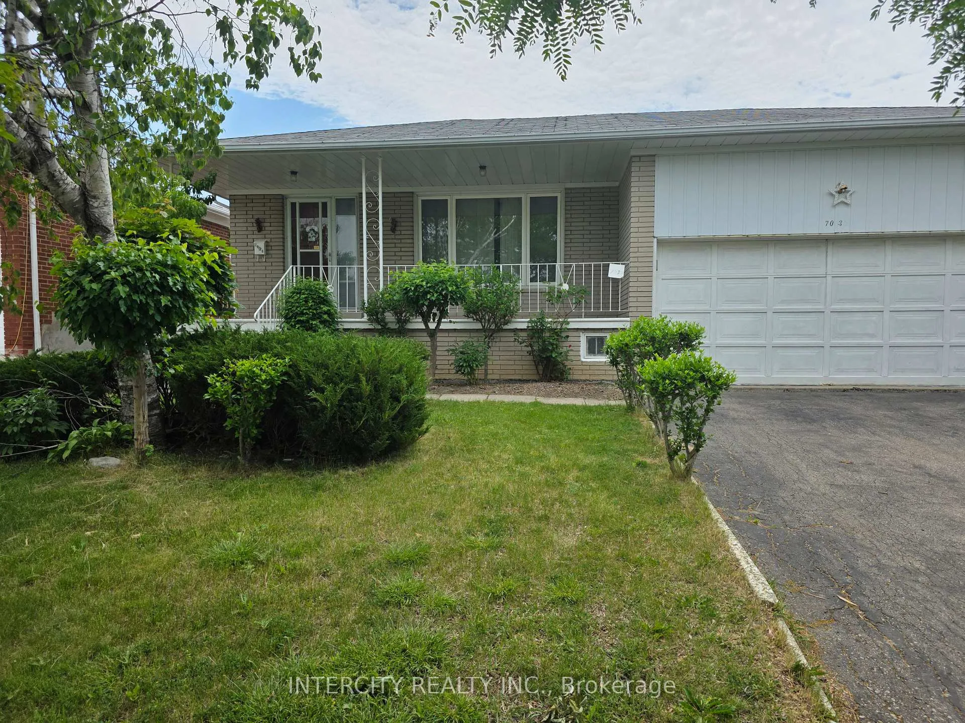 Photo 1 of 7030 Darcel Avenue, Mississauga, Malton — HOMEH