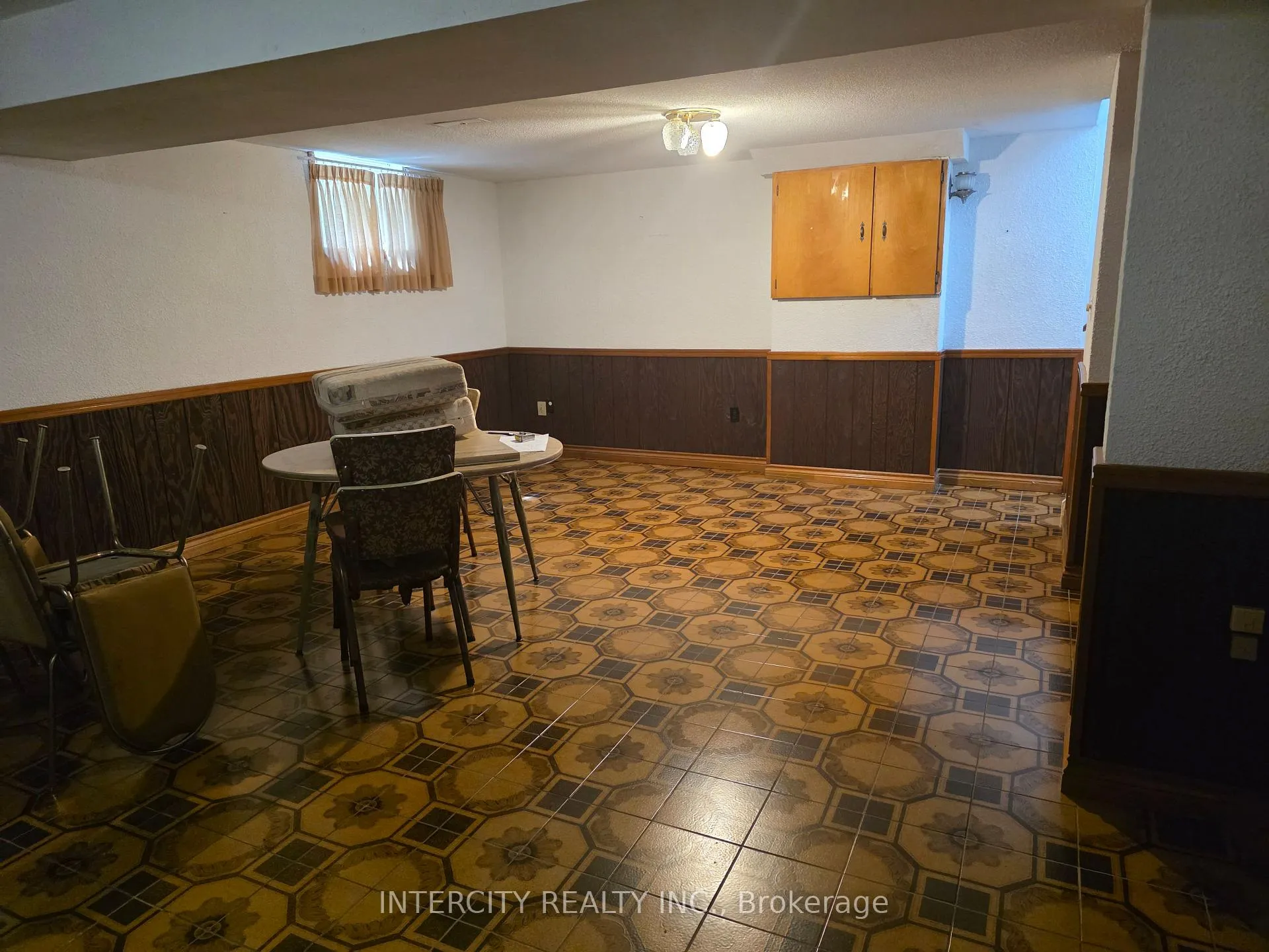Photo 14 of 7030 Darcel Avenue, Mississauga, Malton — HOMEH