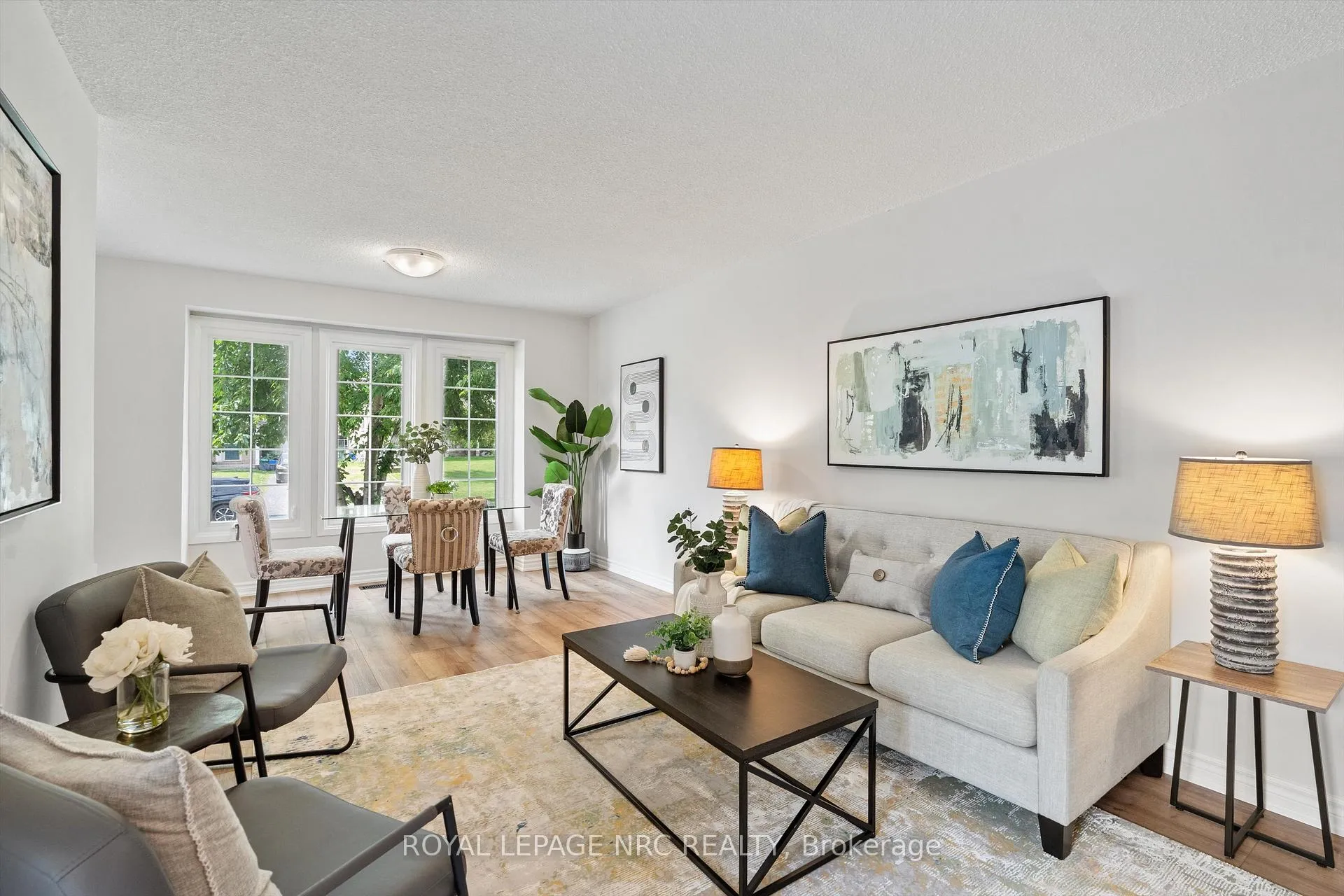 Photo 4 of 11 Dianne Drive, St. Catharines, Secord Woods — HOMEH
