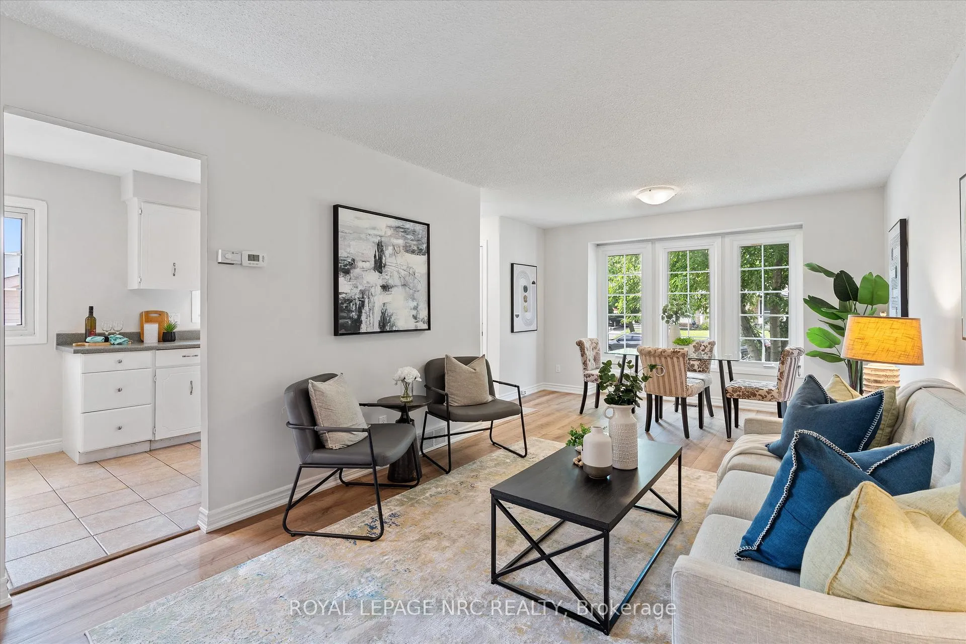 Photo 5 of 11 Dianne Drive, St. Catharines, Secord Woods — HOMEH