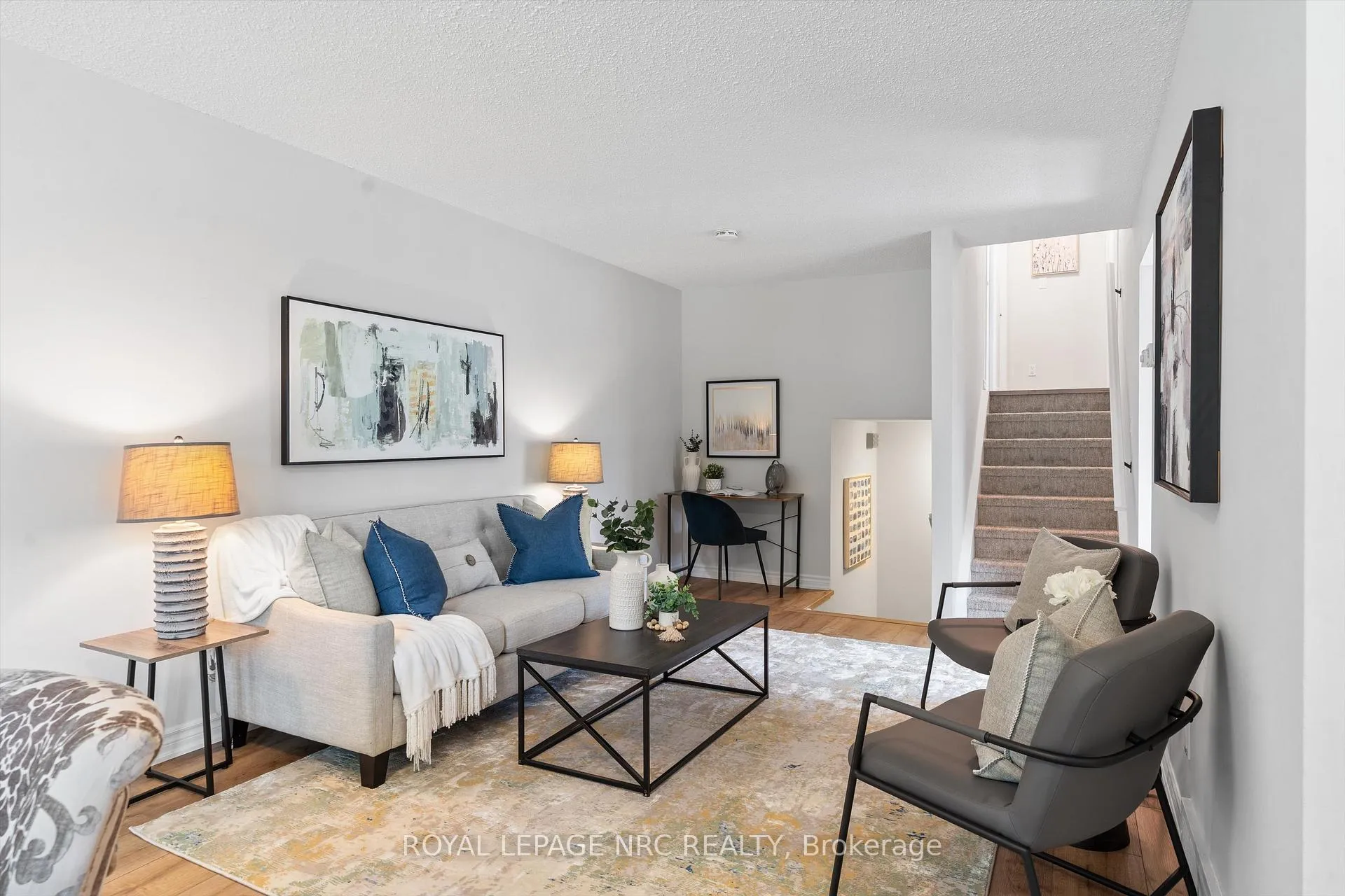 Photo 8 of 11 Dianne Drive, St. Catharines, Secord Woods — HOMEH