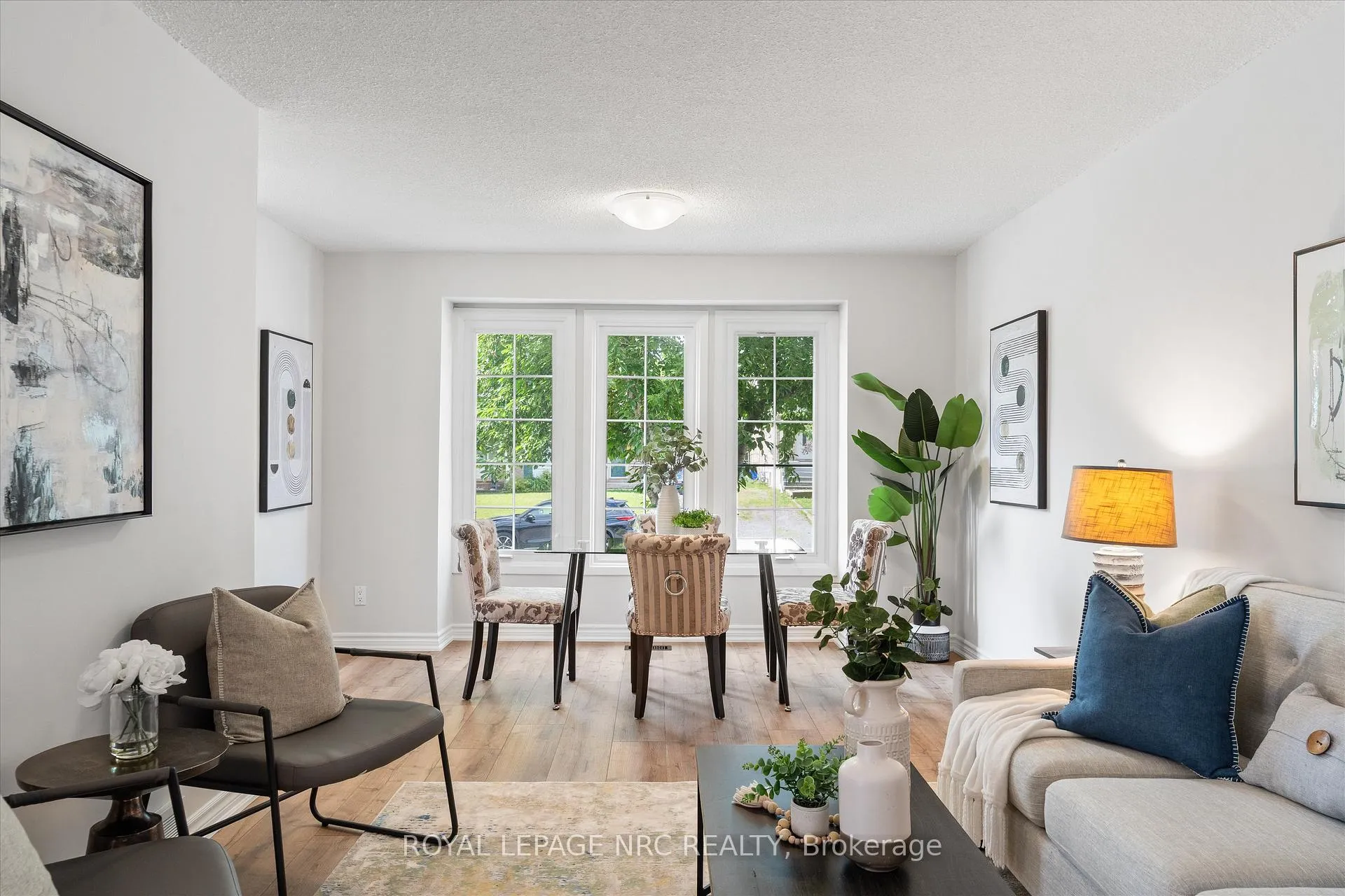 Photo 9 of 11 Dianne Drive, St. Catharines, Secord Woods — HOMEH