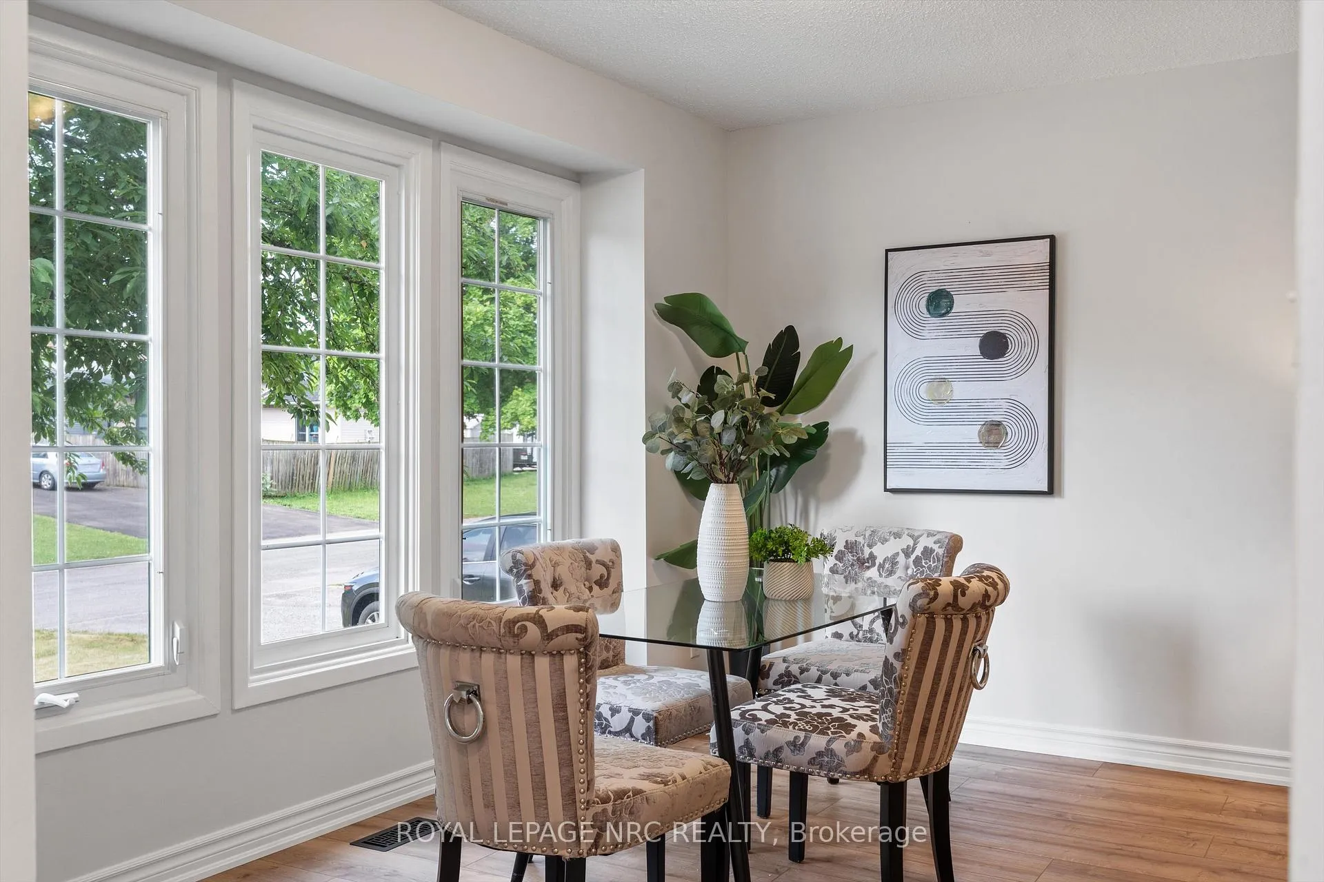 Photo 11 of 11 Dianne Drive, St. Catharines, Secord Woods — HOMEH