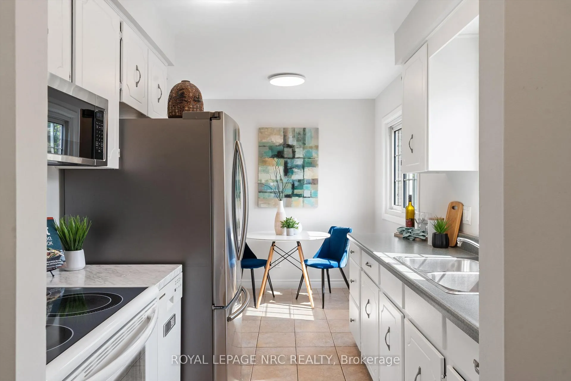Photo 12 of 11 Dianne Drive, St. Catharines, Secord Woods — HOMEH
