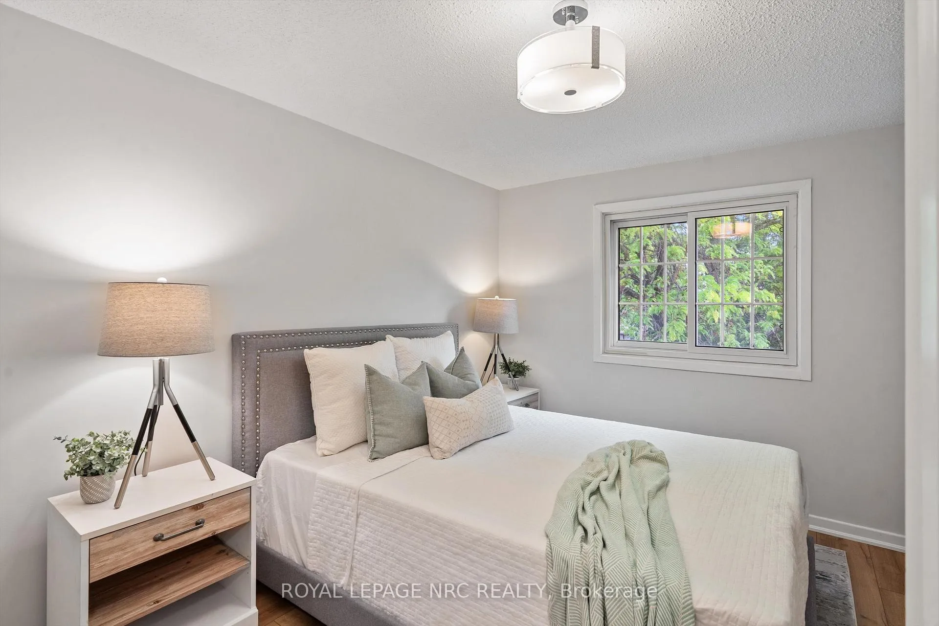 Photo 16 of 11 Dianne Drive, St. Catharines, Secord Woods — HOMEH