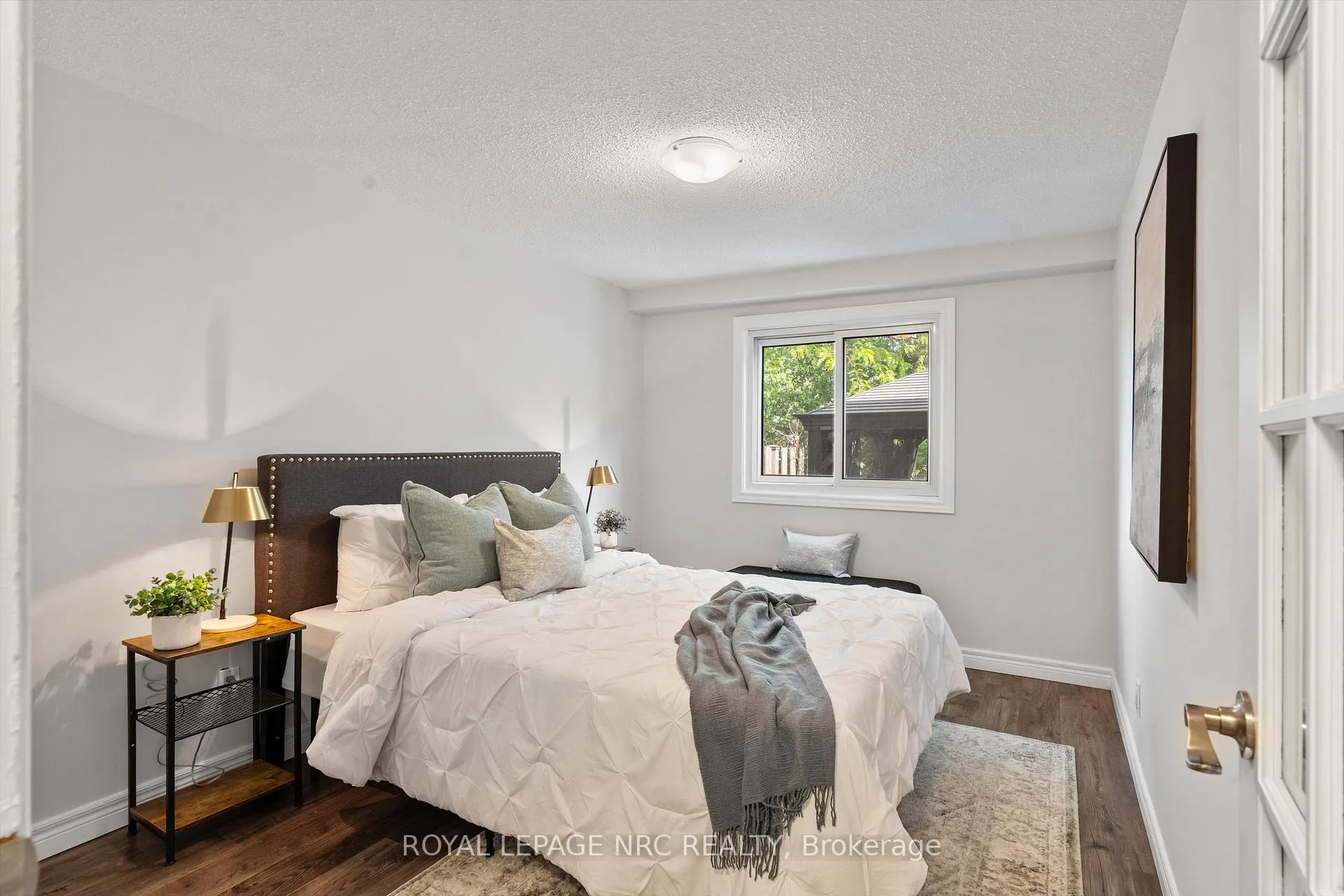 Photo 19 of 11 Dianne Drive, St. Catharines, Secord Woods — HOMEH