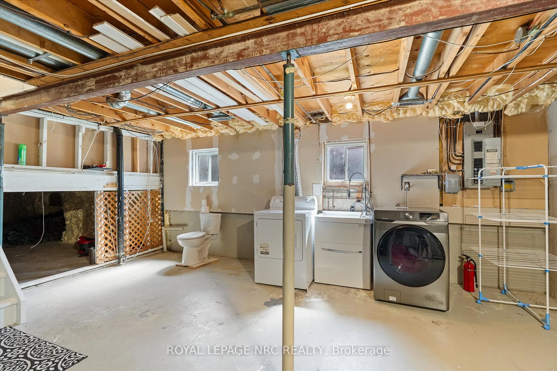Photo 24 of 11 Dianne Drive, St. Catharines, Secord Woods — HOMEH