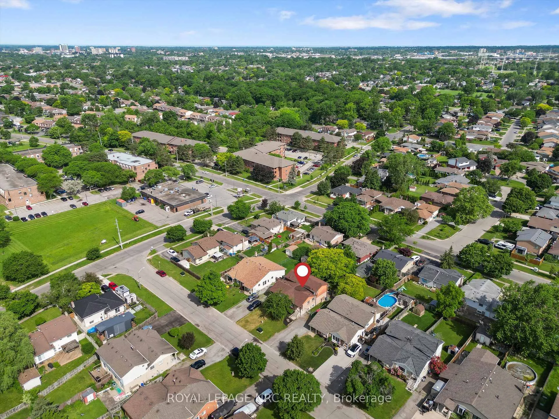 Photo 33 of 11 Dianne Drive, St. Catharines, Secord Woods — HOMEH