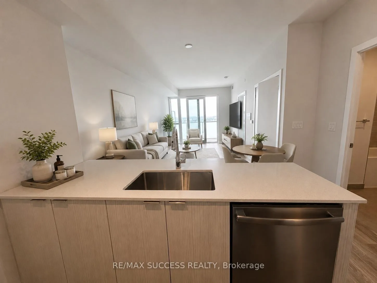 Photo 2 of Unit 3110, 430 Square One Drive, Mississauga, City Centre — HOMEH