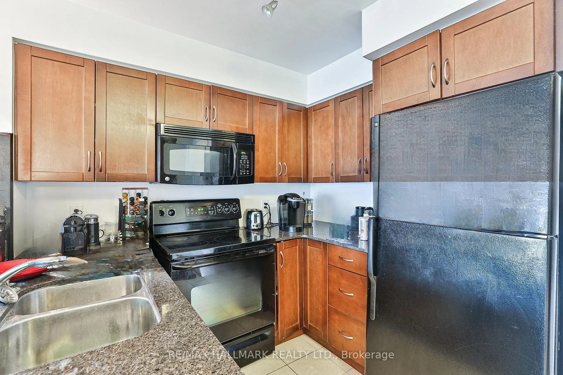 Photo 8 of Unit 1206, 2181 Yonge Street, Toronto, Mount Pleasant West — HOMEH