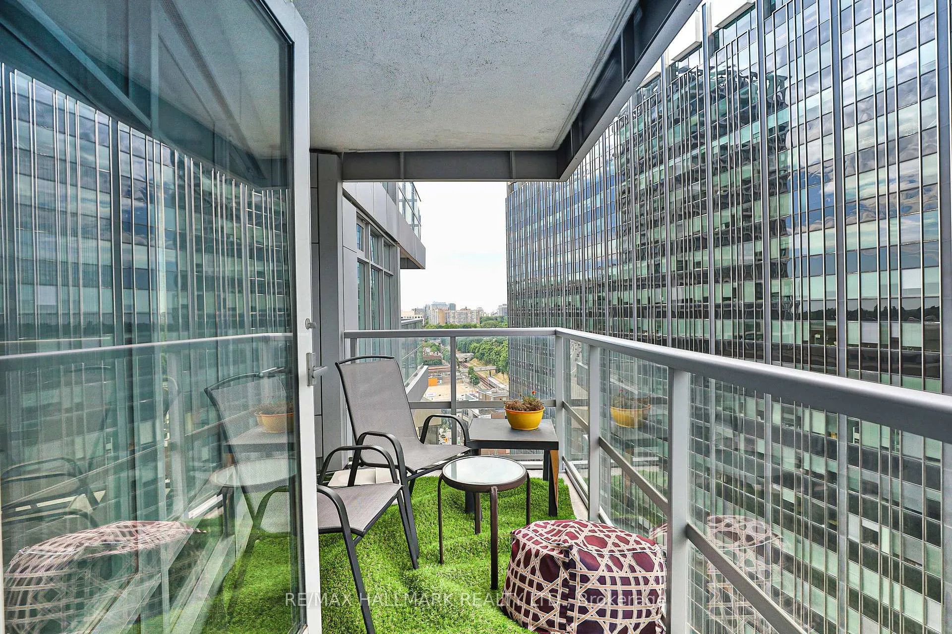 Photo 19 of Unit 1206, 2181 Yonge Street, Toronto, Mount Pleasant West — HOMEH