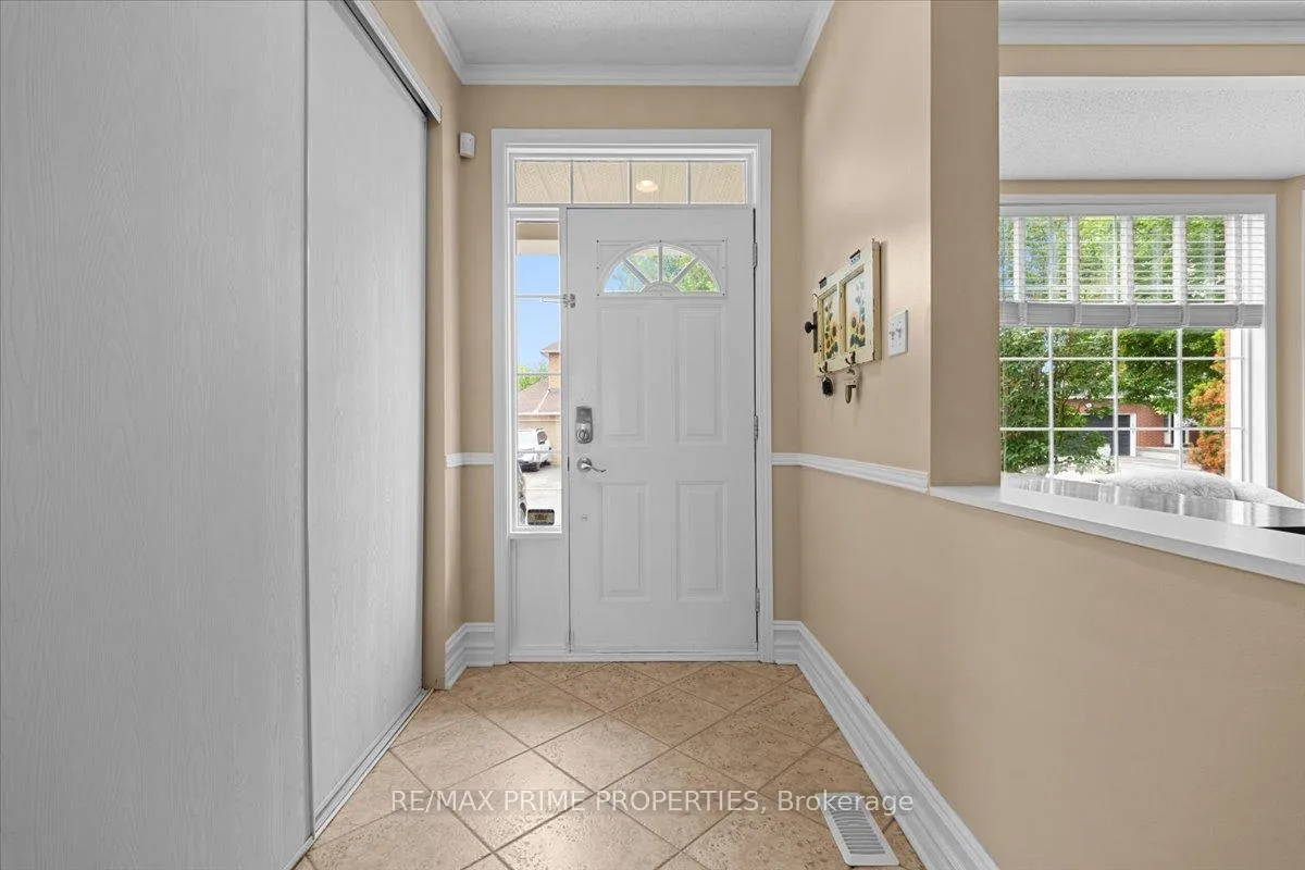 Photo 2 of 2114 Sandy Oaks Drive, Ottawa, Chapel Hill South - Orleans Village — HOMEH