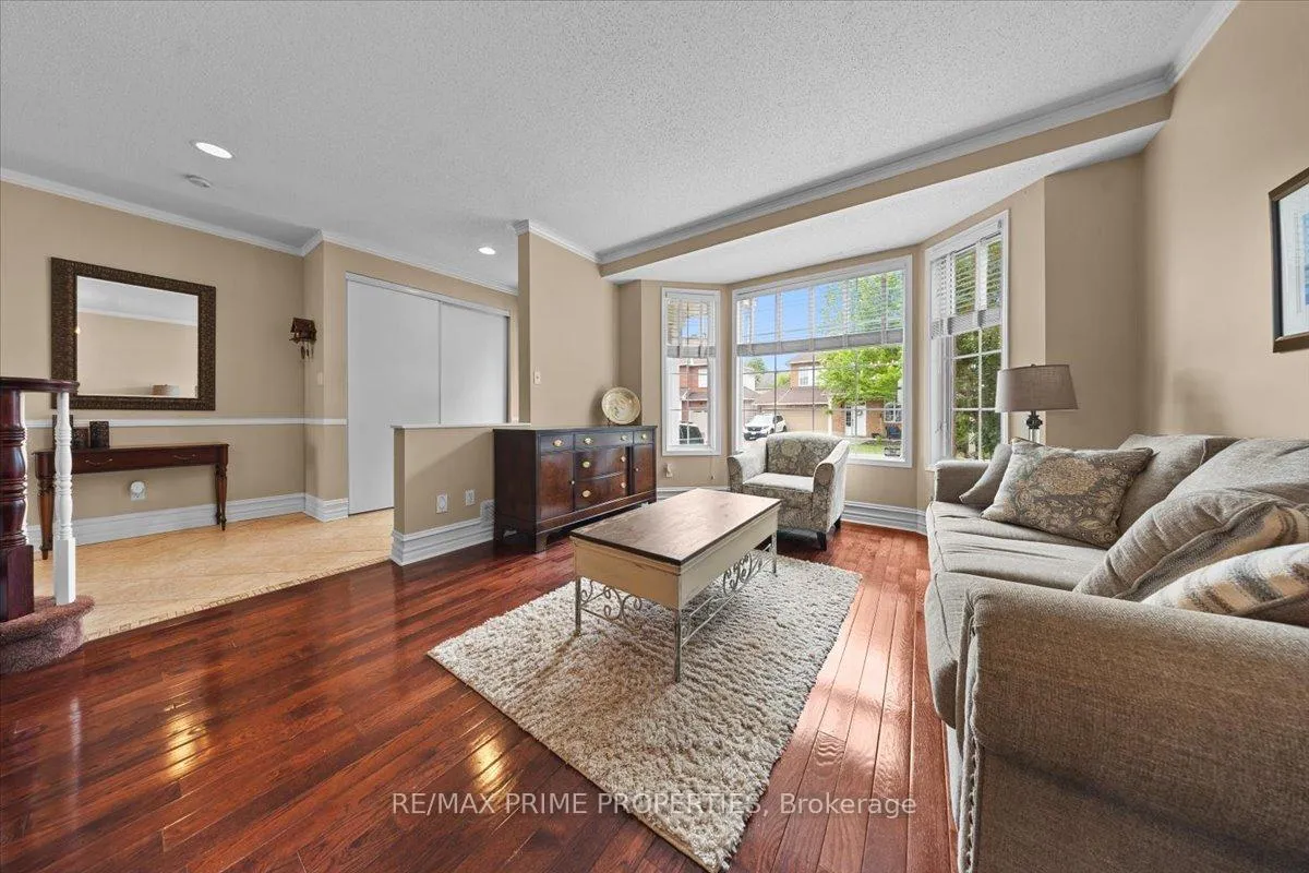 Photo 5 of 2114 Sandy Oaks Drive, Ottawa, Chapel Hill South - Orleans Village — HOMEH