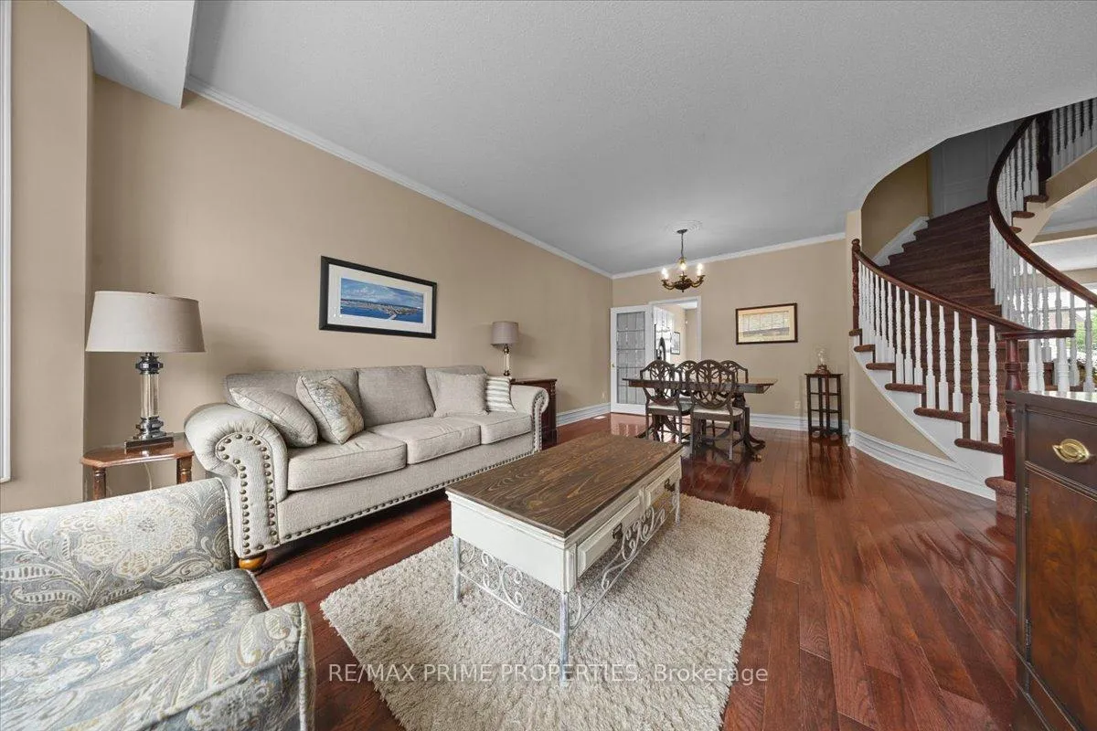 Photo 6 of 2114 Sandy Oaks Drive, Ottawa, Chapel Hill South - Orleans Village — HOMEH