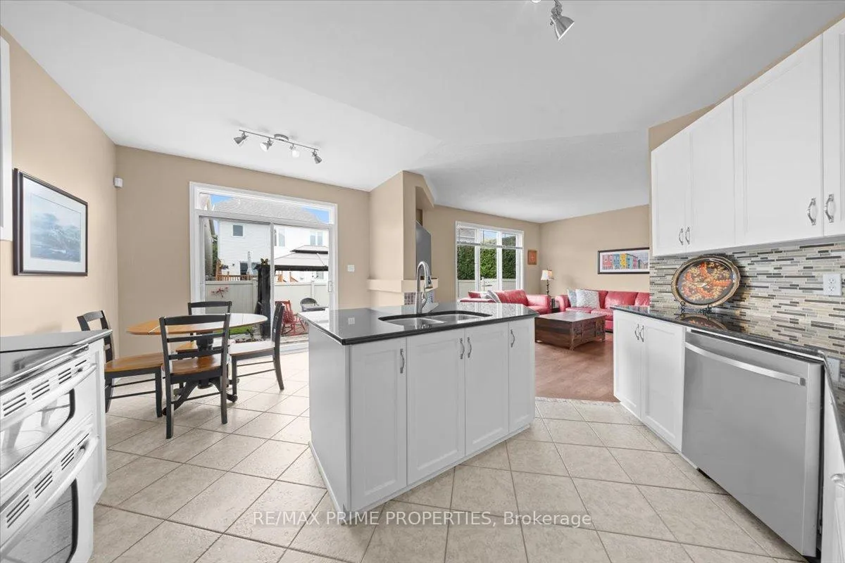 Photo 11 of 2114 Sandy Oaks Drive, Ottawa, Chapel Hill South - Orleans Village — HOMEH
