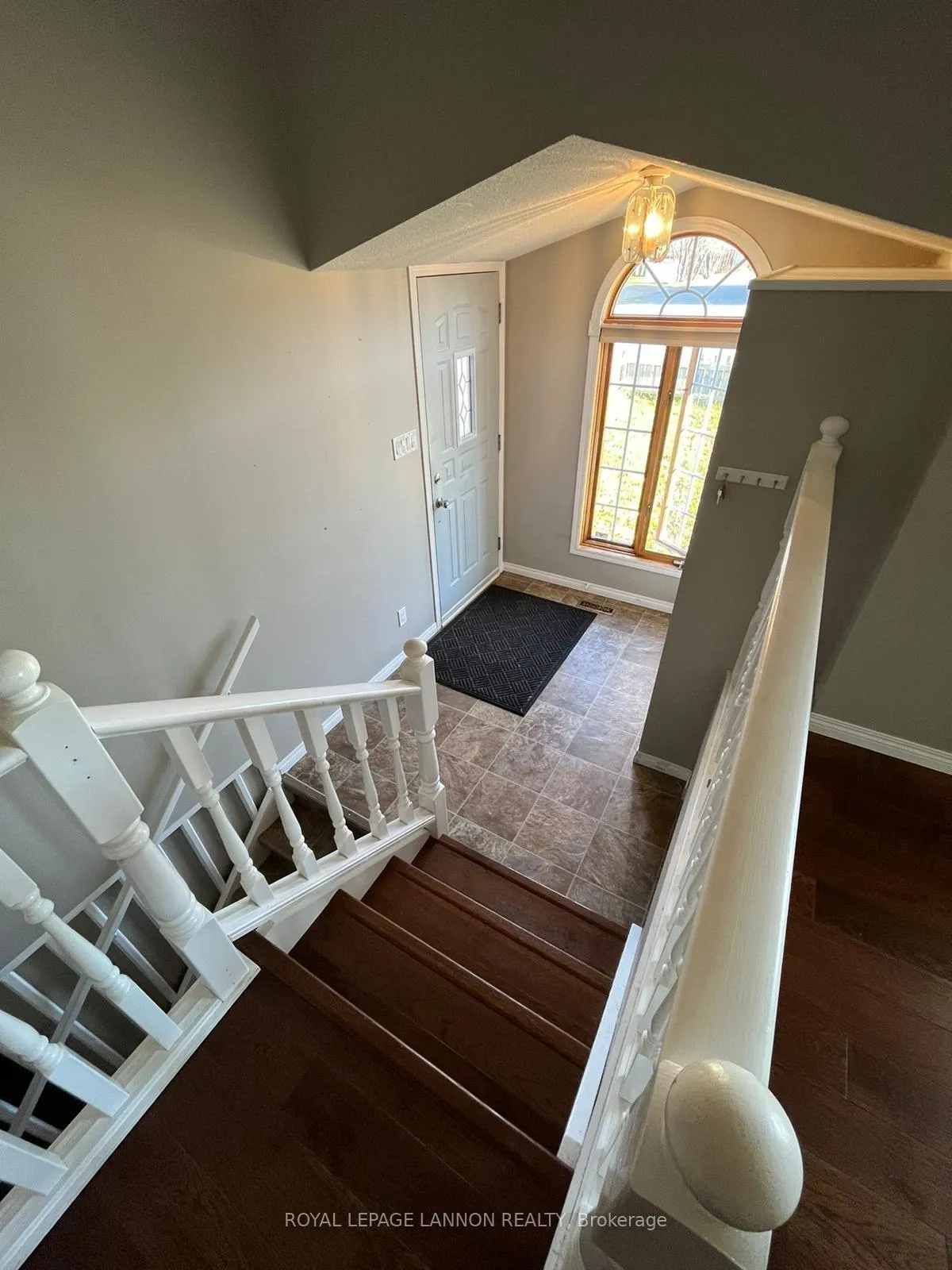 Photo 3 of 558 Van Norman, Thunder Bay, College Heights — HOMEH