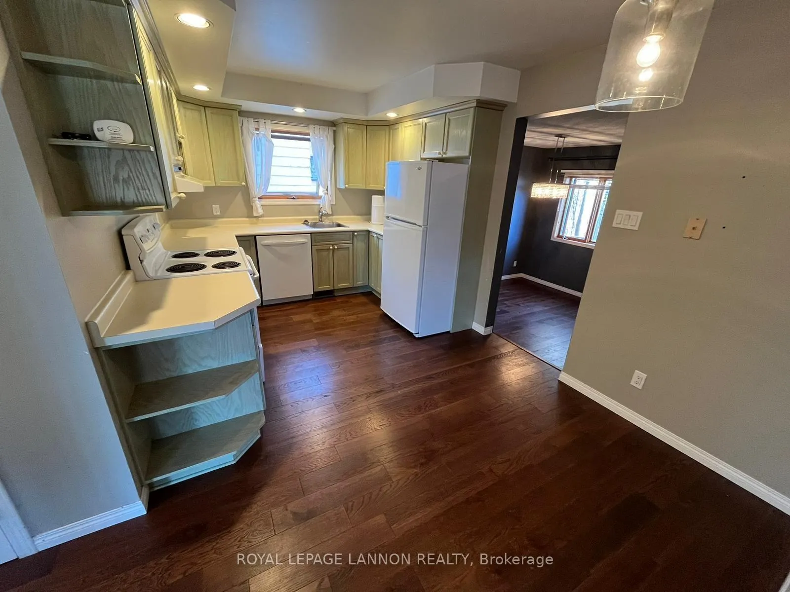 Photo 5 of 558 Van Norman, Thunder Bay, College Heights — HOMEH