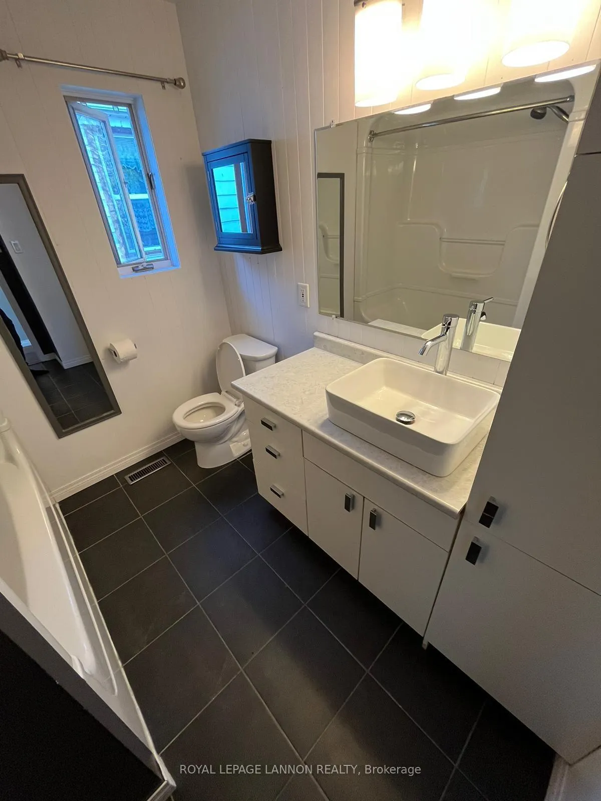 Photo 9 of 558 Van Norman, Thunder Bay, College Heights — HOMEH