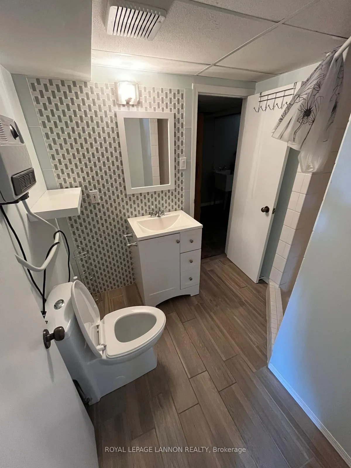 Photo 12 of 558 Van Norman, Thunder Bay, College Heights — HOMEH