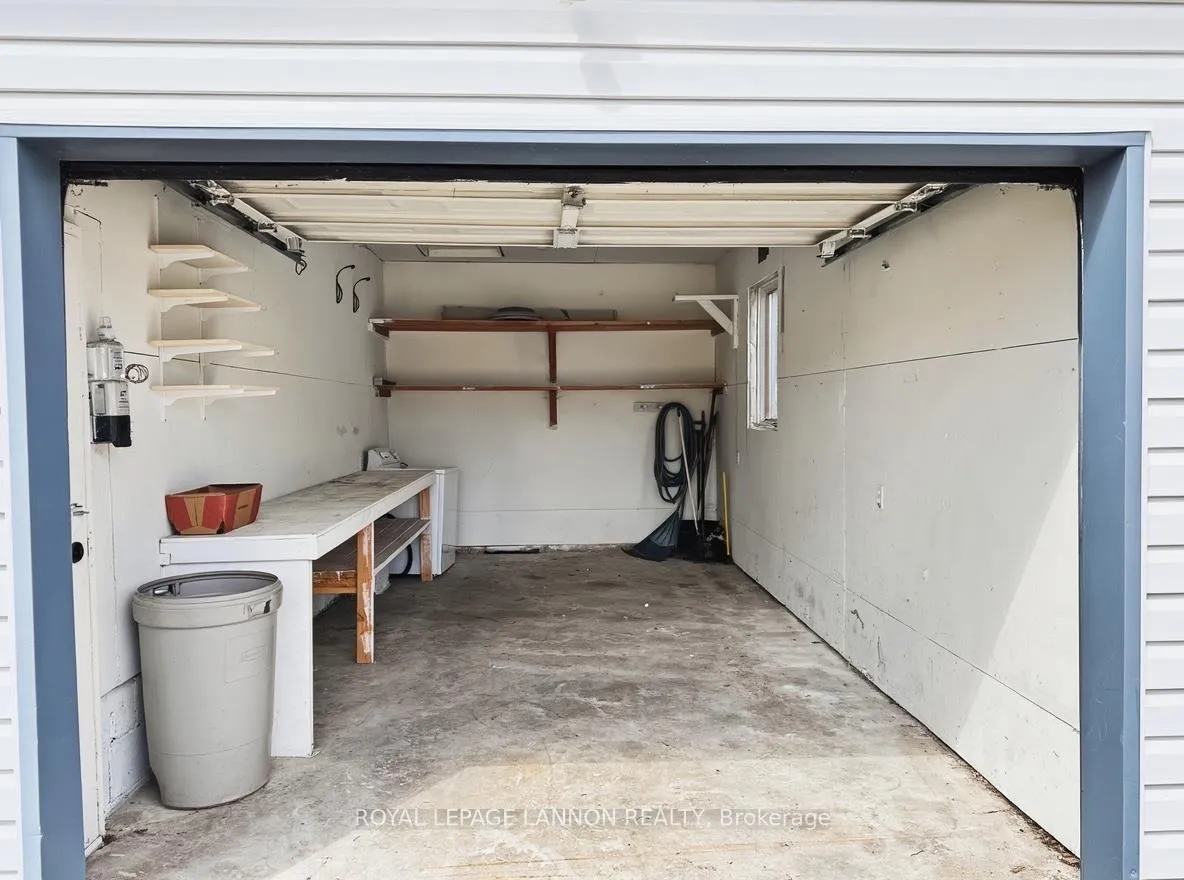 Photo 17 of 558 Van Norman, Thunder Bay, College Heights — HOMEH
