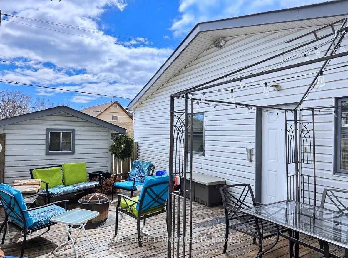 Photo 18 of 558 Van Norman, Thunder Bay, College Heights — HOMEH