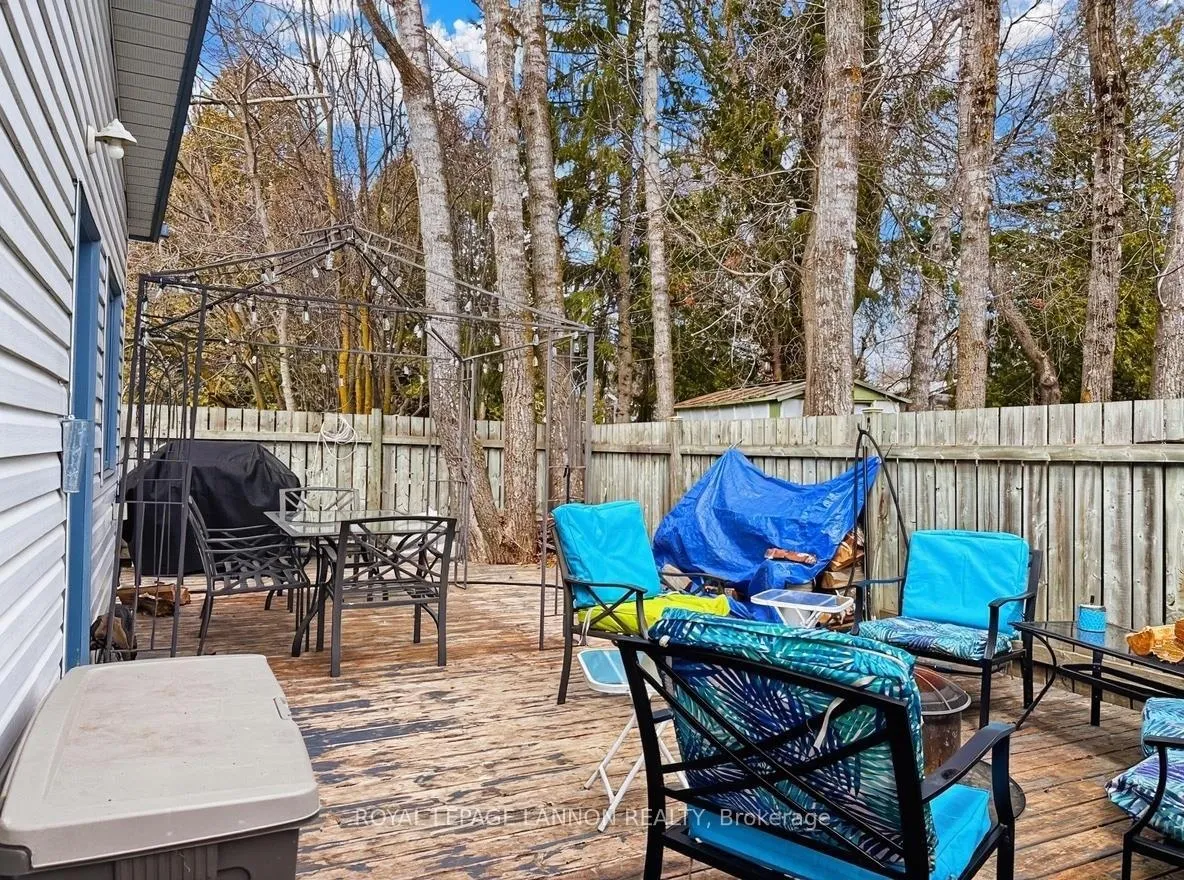 Photo 19 of 558 Van Norman, Thunder Bay, College Heights — HOMEH