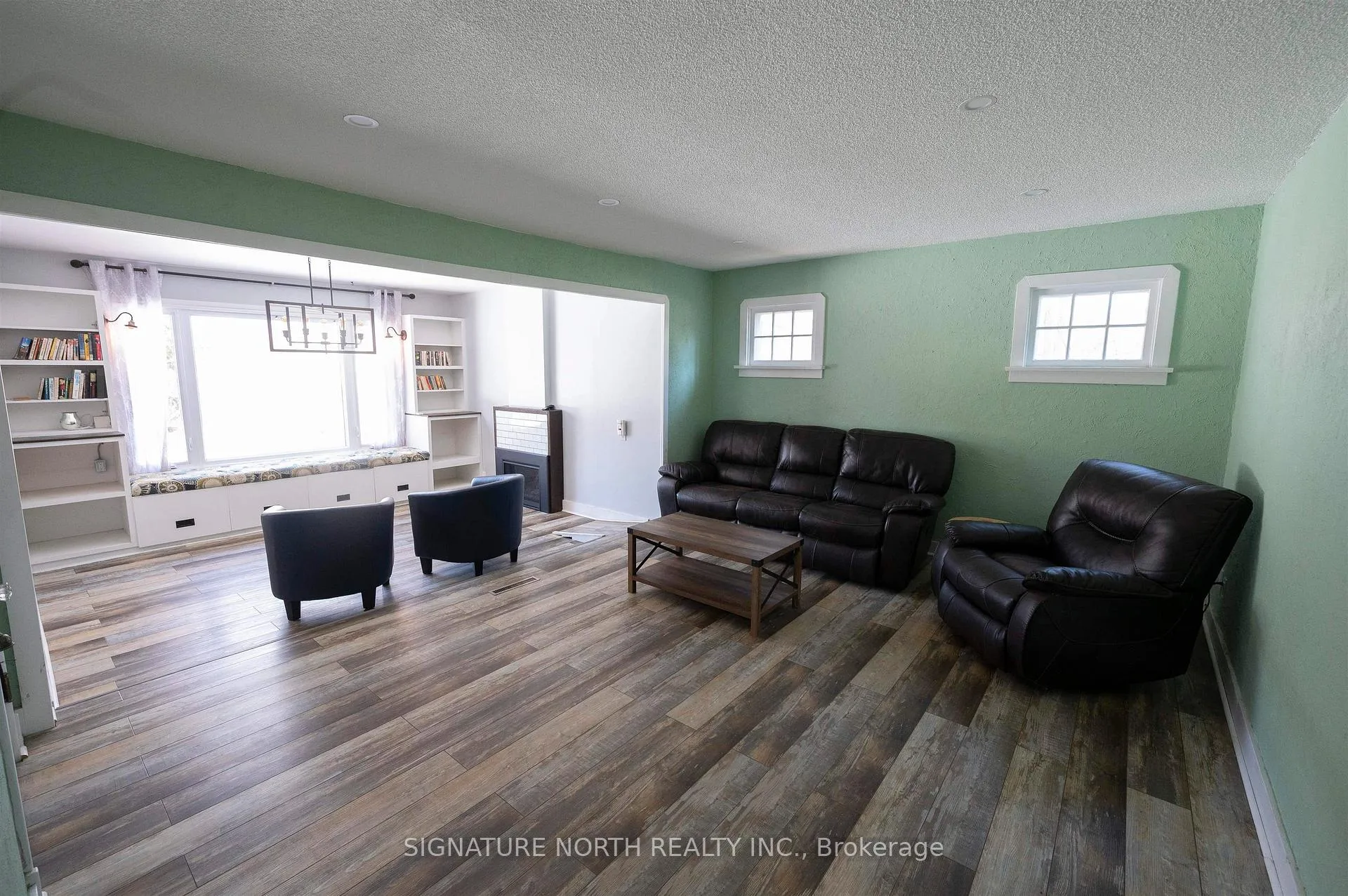 Photo 4 of 1744 Broadway Avenue, Thunder Bay, Rosslyn Road — HOMEH