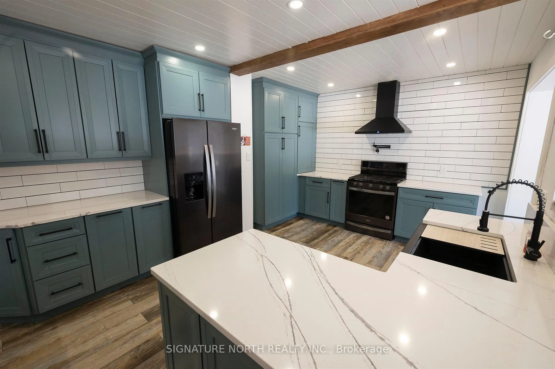 Photo 10 of 1744 Broadway Avenue, Thunder Bay, Rosslyn Road — HOMEH