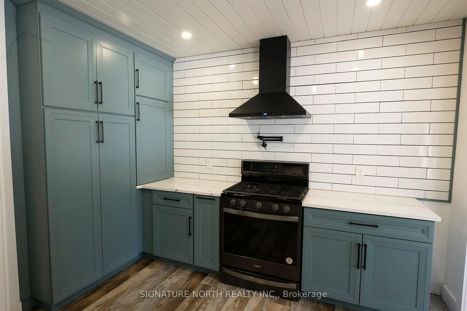 Photo 11 of 1744 Broadway Avenue, Thunder Bay, Rosslyn Road — HOMEH