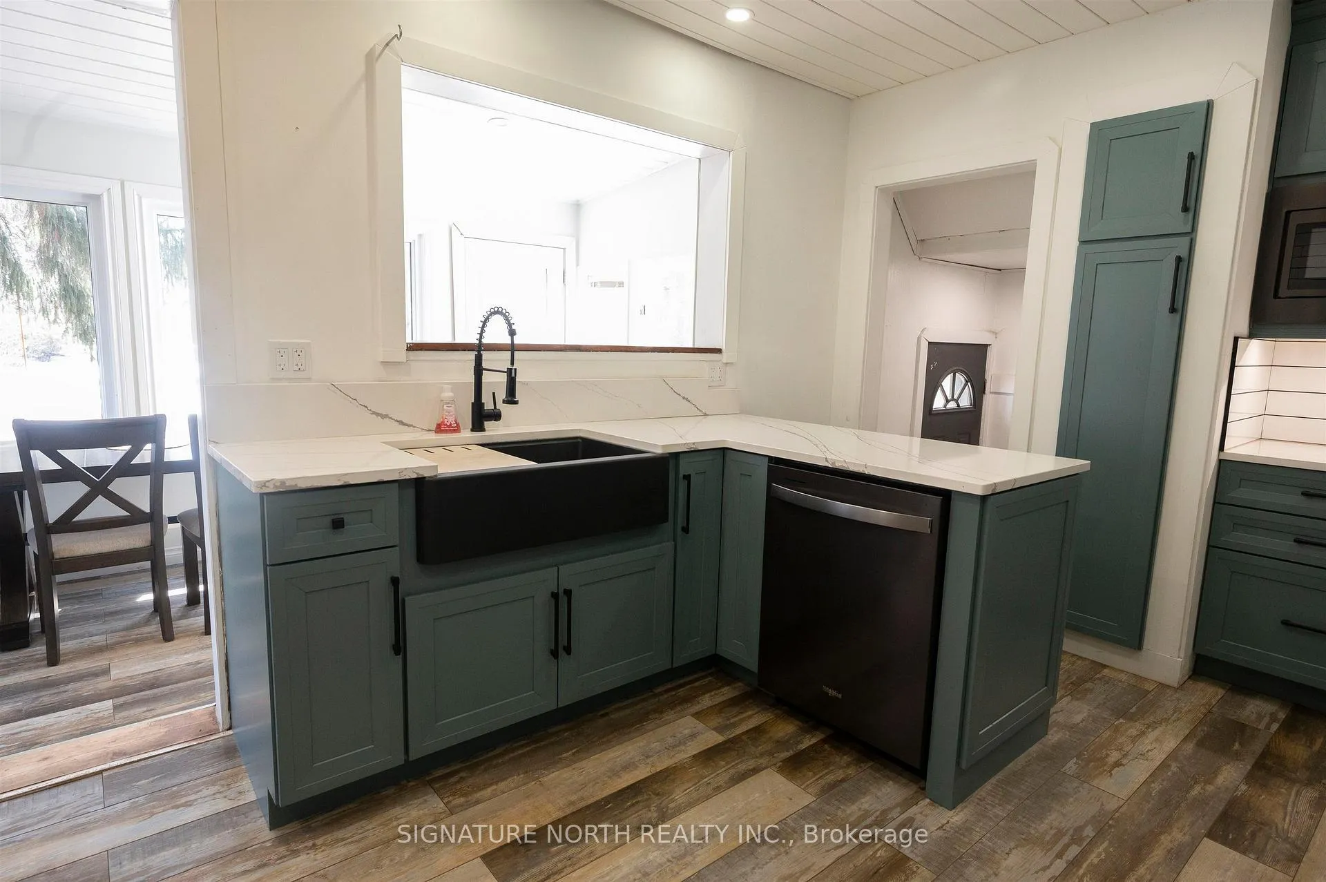 Photo 12 of 1744 Broadway Avenue, Thunder Bay, Rosslyn Road — HOMEH