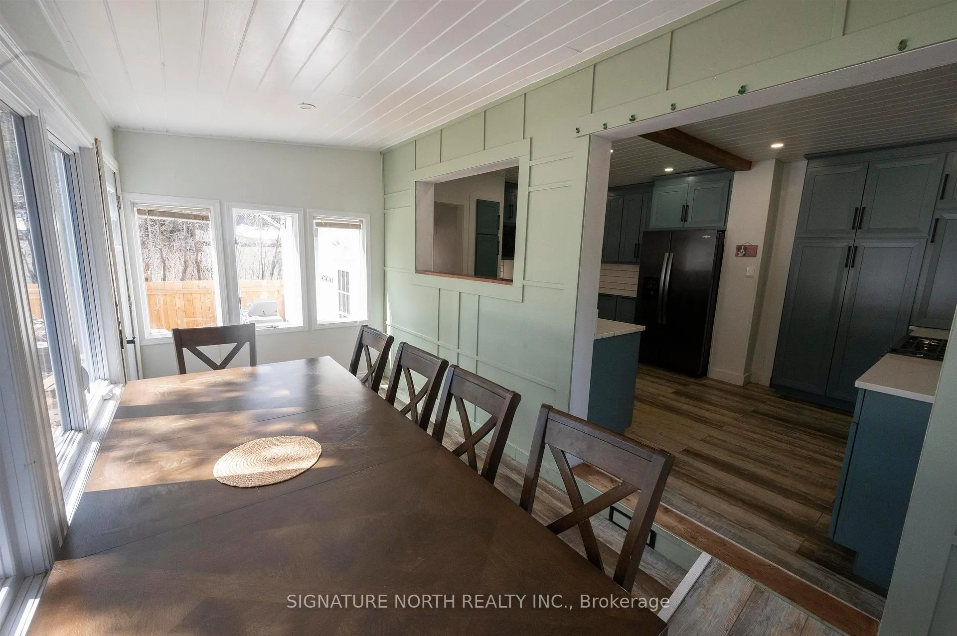 Photo 14 of 1744 Broadway Avenue, Thunder Bay, Rosslyn Road — HOMEH
