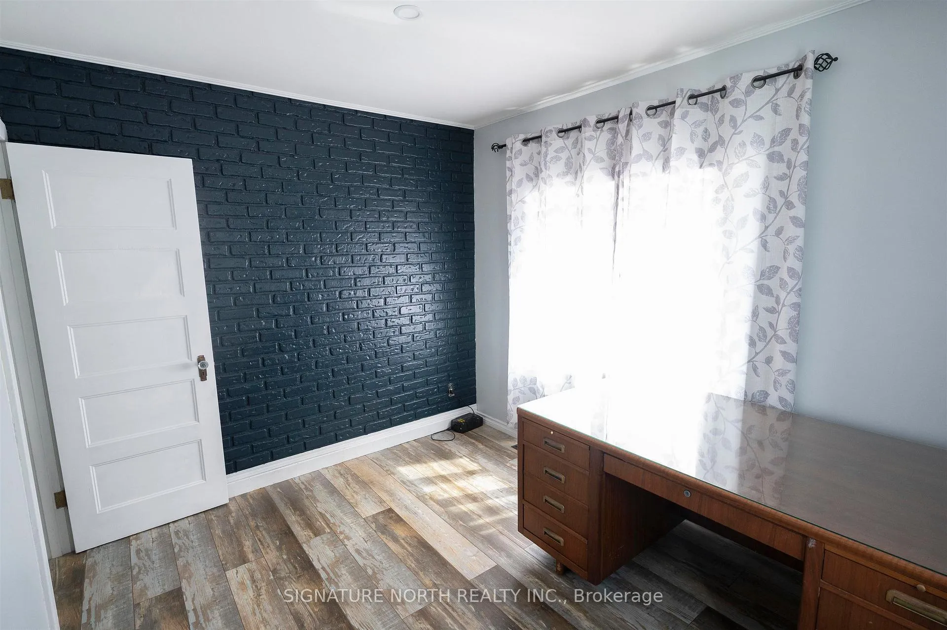 Photo 24 of 1744 Broadway Avenue, Thunder Bay, Rosslyn Road — HOMEH