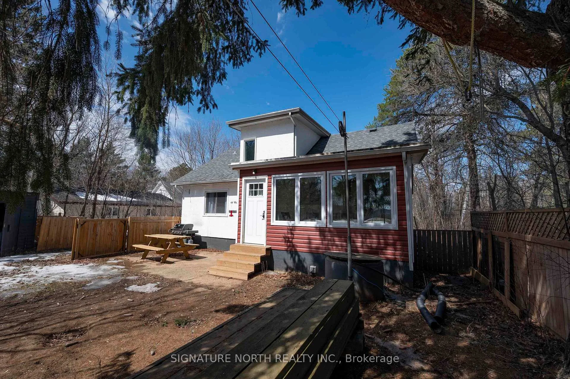 Photo 37 of 1744 Broadway Avenue, Thunder Bay, Rosslyn Road — HOMEH