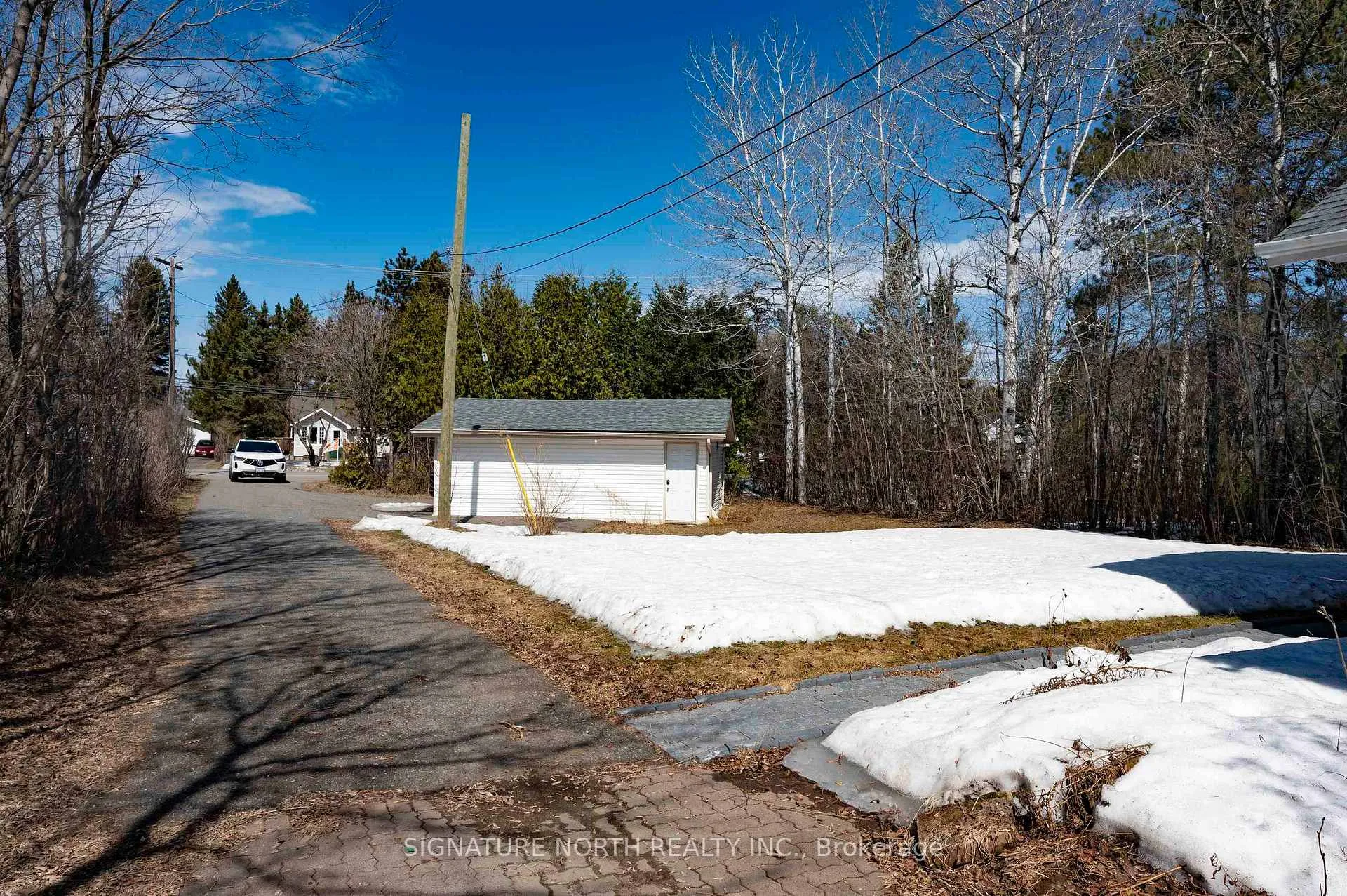Photo 41 of 1744 Broadway Avenue, Thunder Bay, Rosslyn Road — HOMEH