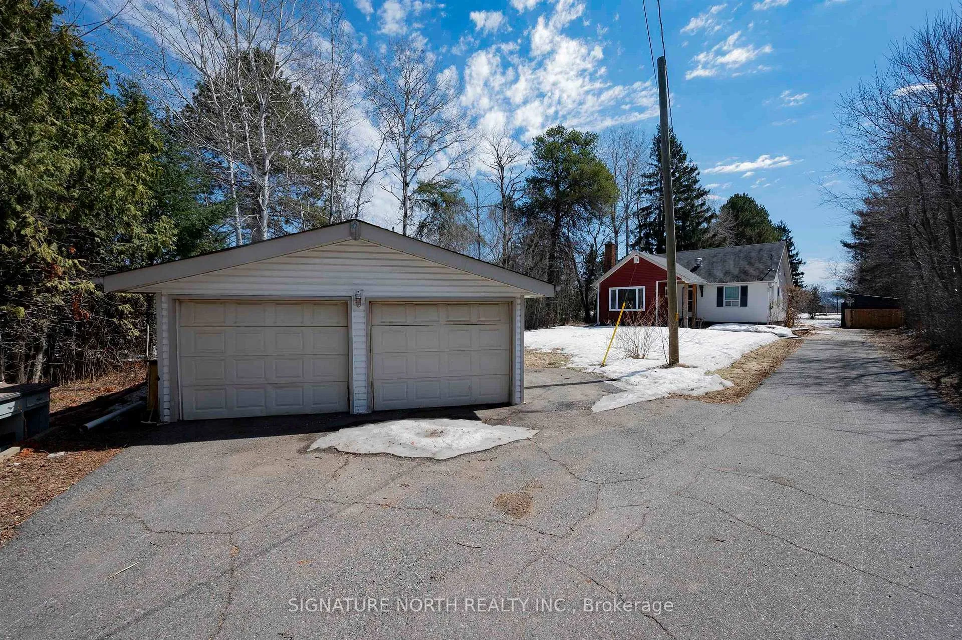 Photo 42 of 1744 Broadway Avenue, Thunder Bay, Rosslyn Road — HOMEH
