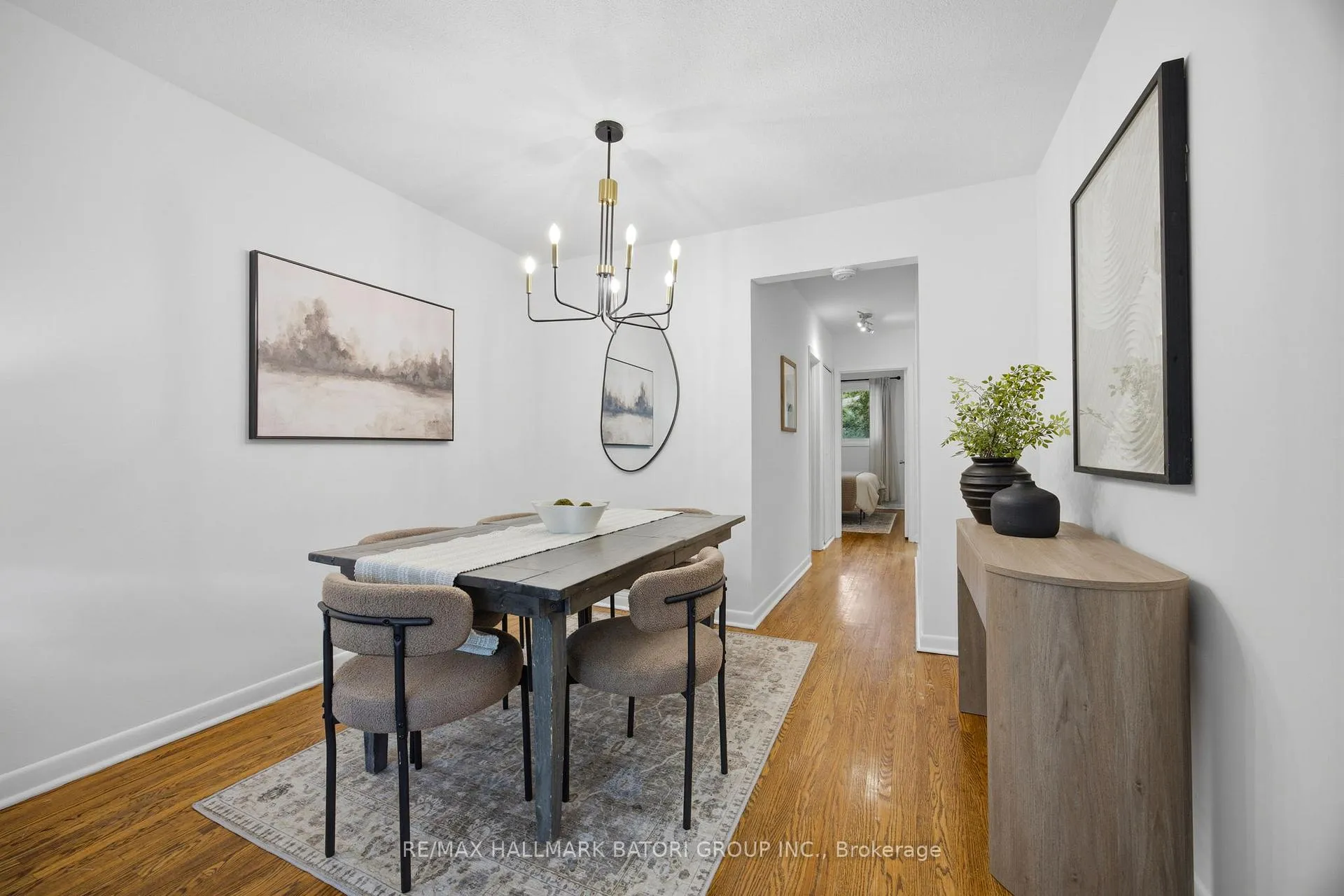 Photo 7 of 1500 Swanage Crescent, Mississauga, Clarkson — HOMEH