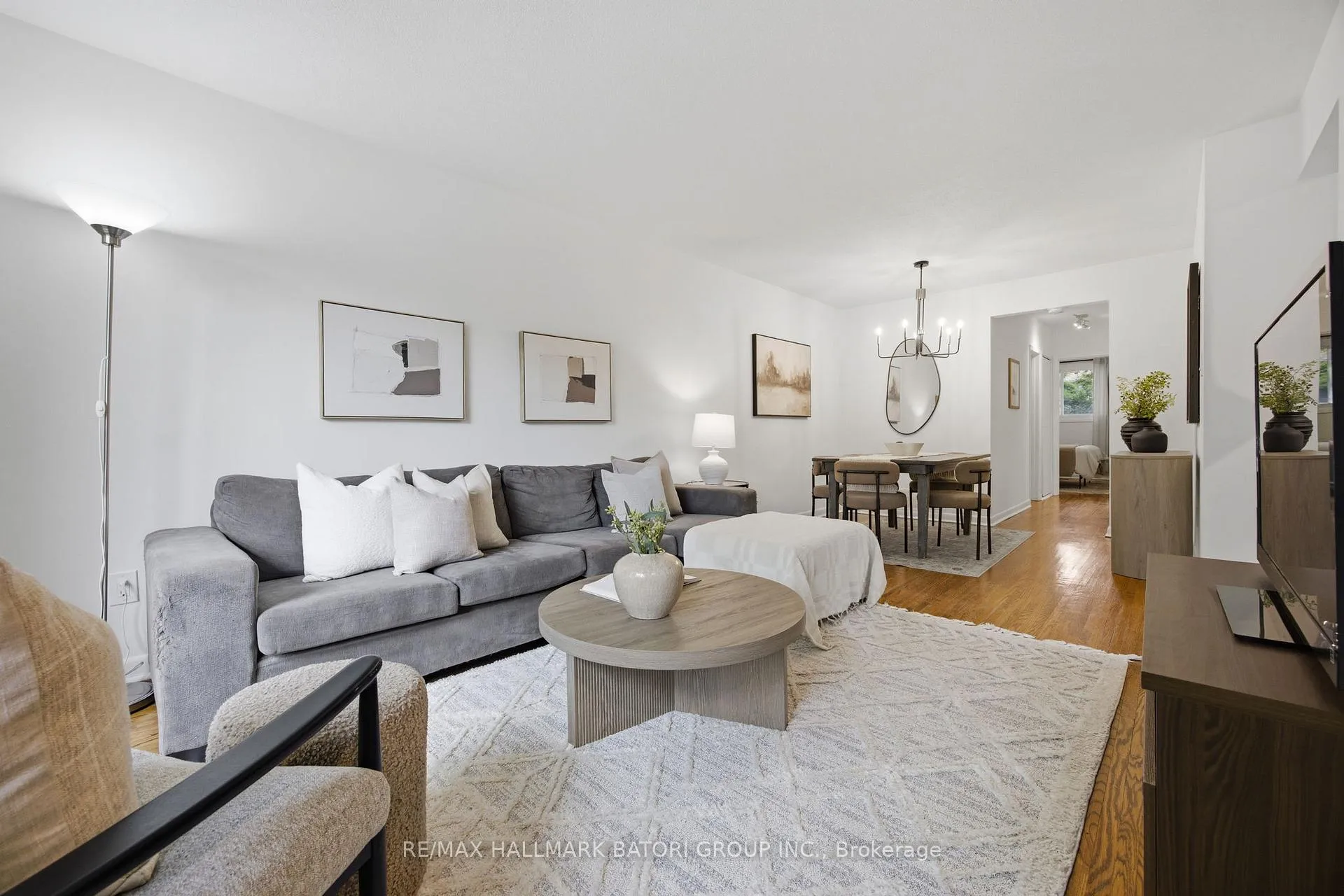 Photo 8 of 1500 Swanage Crescent, Mississauga, Clarkson — HOMEH