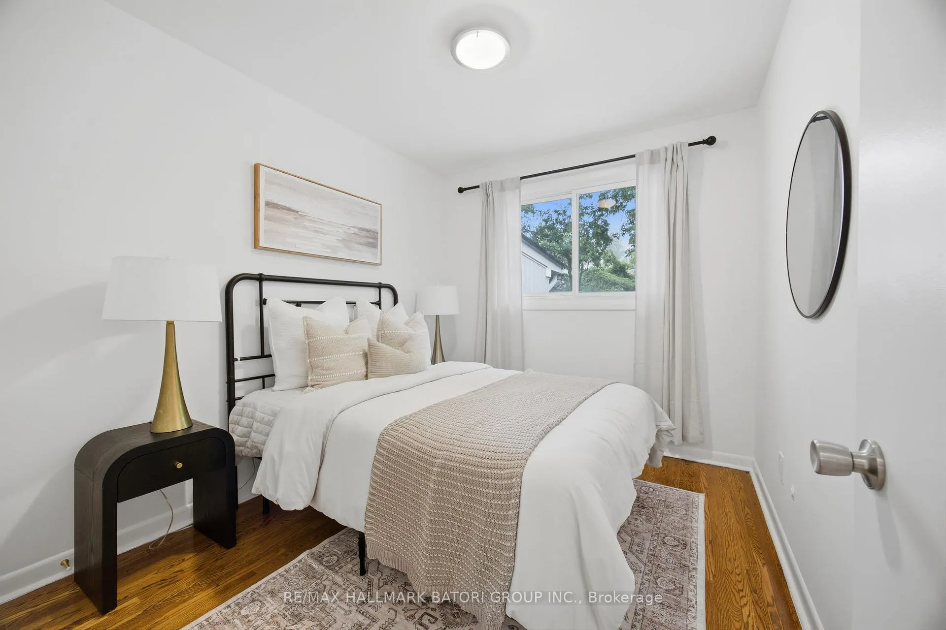 Photo 11 of 1500 Swanage Crescent, Mississauga, Clarkson — HOMEH